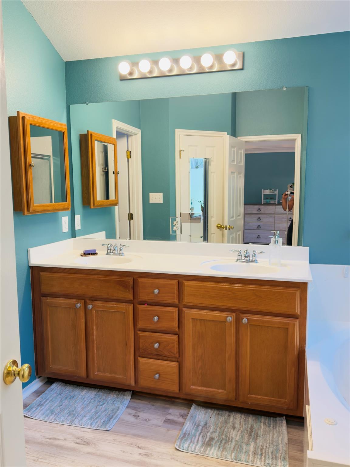 9300 Pioneer Forest Dr, Austin, TX 78744