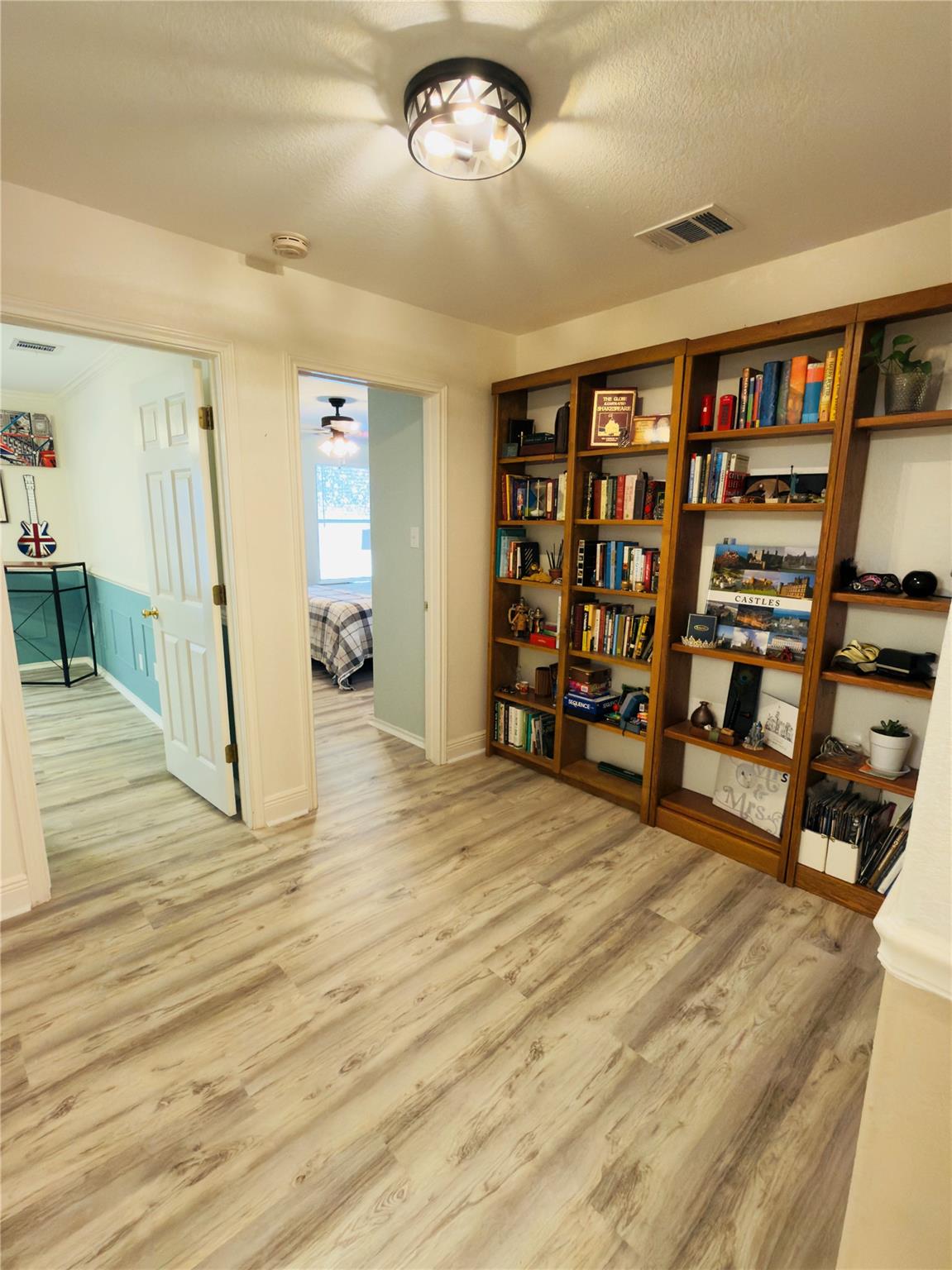 9300 Pioneer Forest Dr, Austin, TX 78744