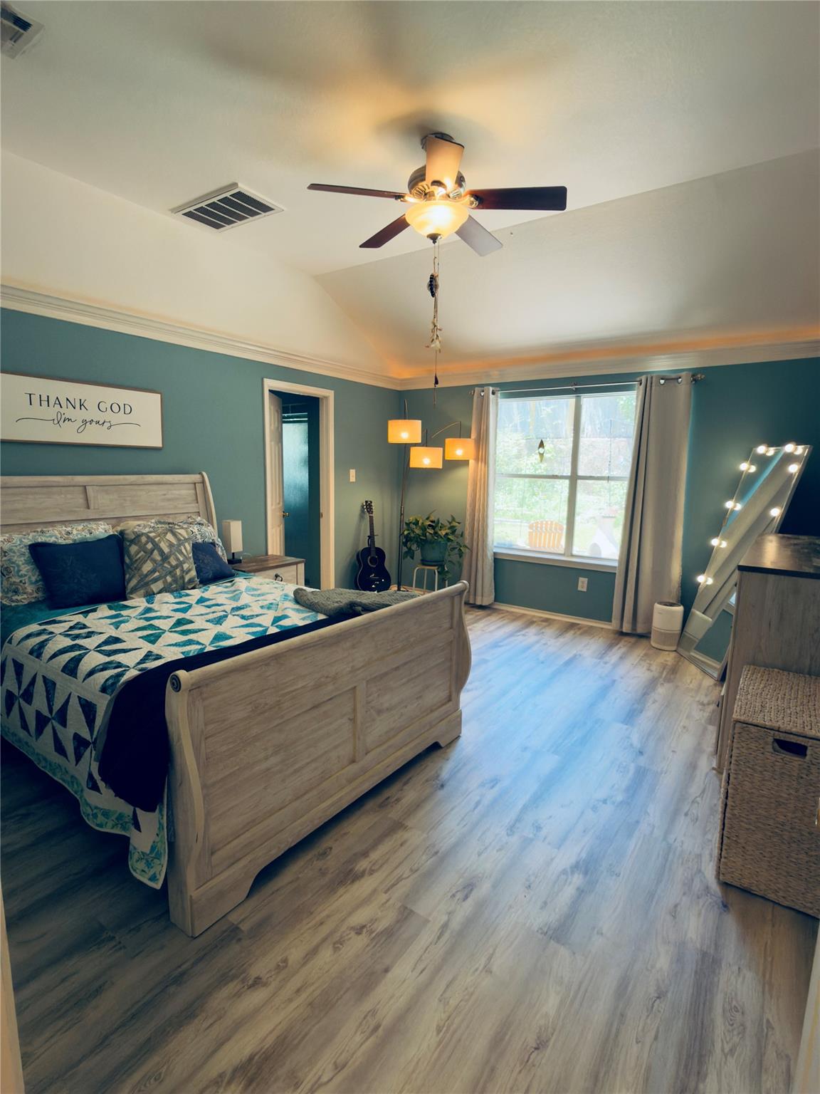 9300 Pioneer Forest Dr, Austin, TX 78744