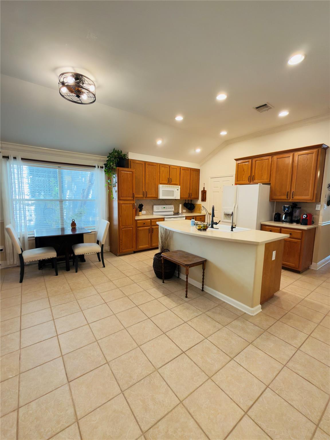 9300 Pioneer Forest Dr, Austin, TX 78744