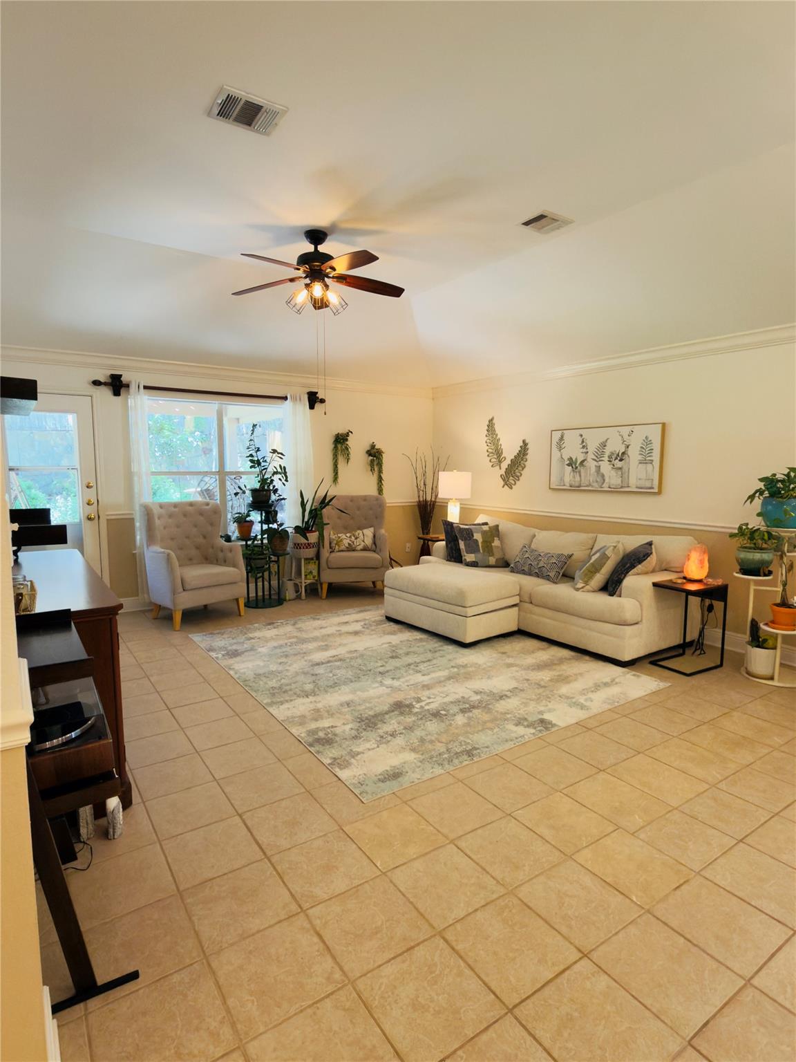 9300 Pioneer Forest Dr, Austin, TX 78744