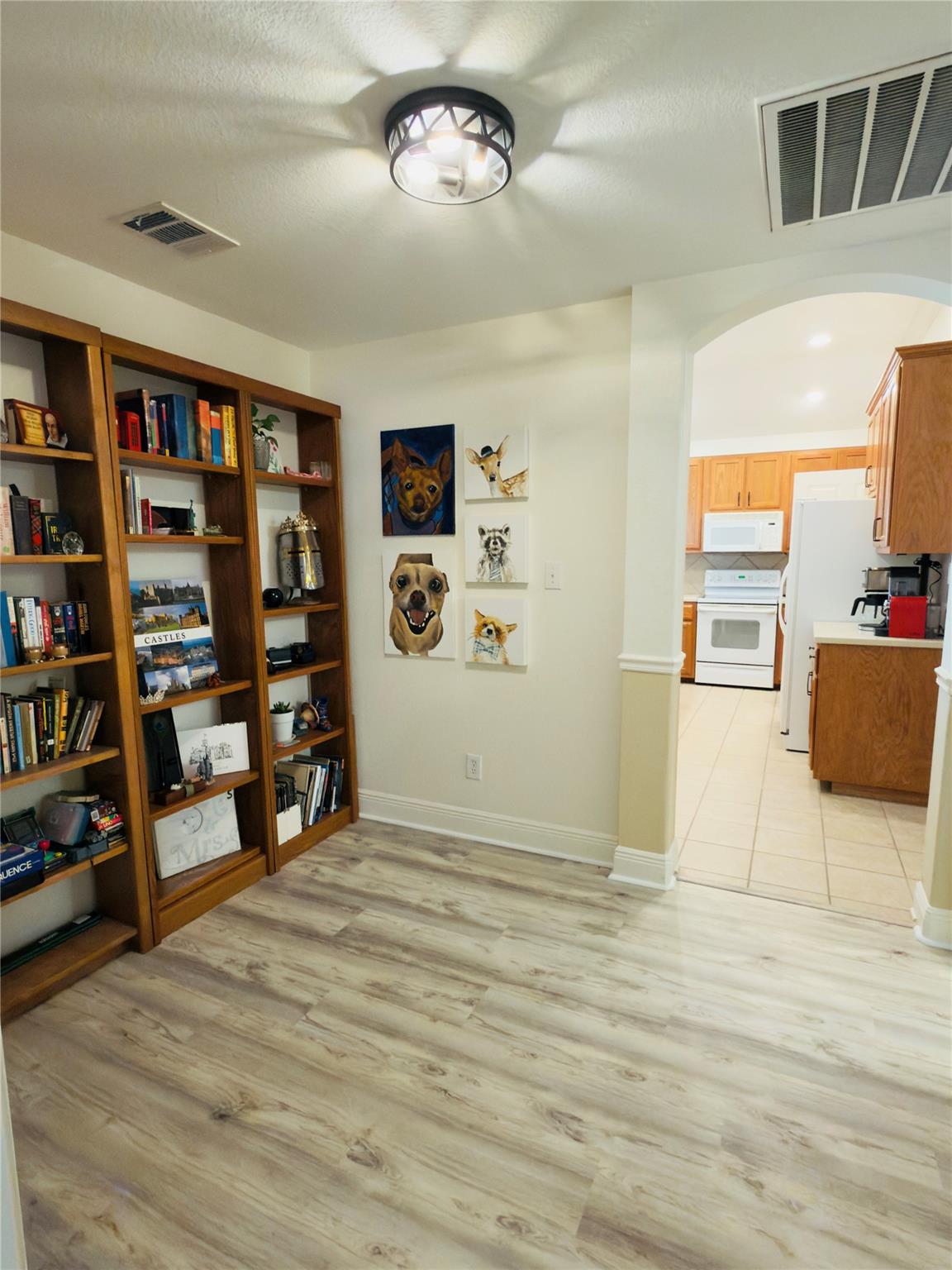 9300 Pioneer Forest Dr, Austin, TX 78744