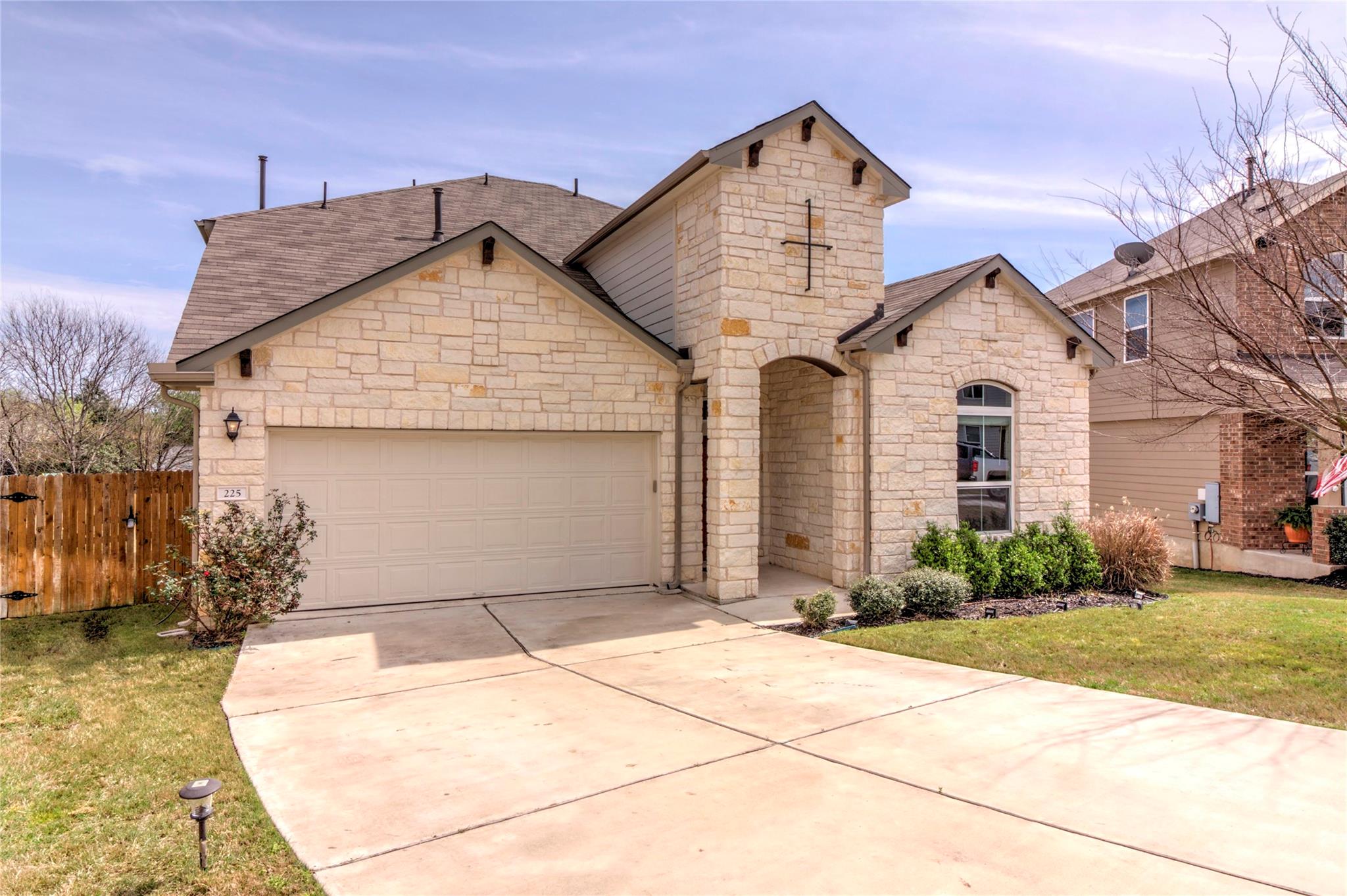 225 Deep Creek Dr, Georgetown, TX 78626