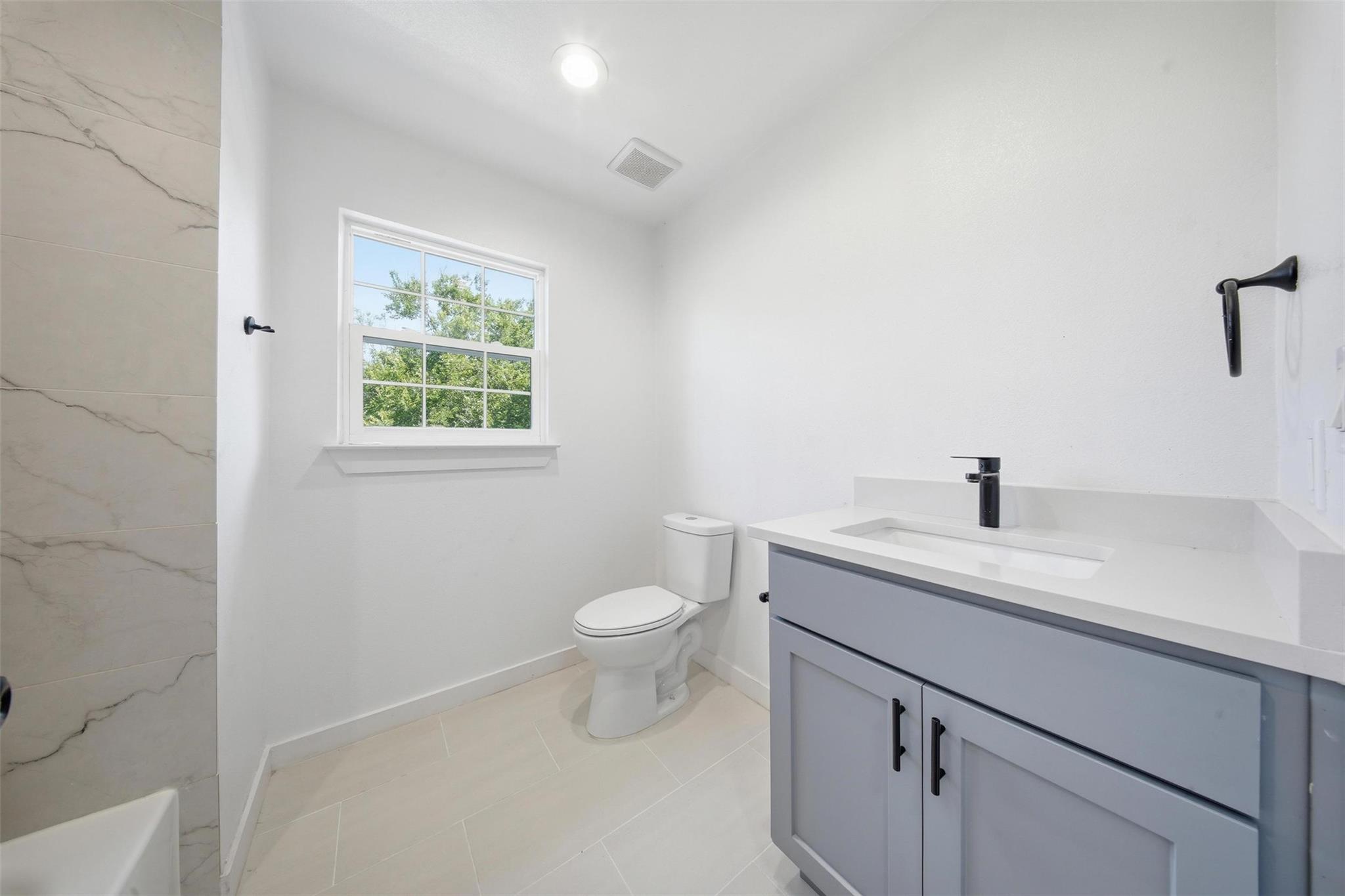 5005 Cottonwood Cir # B, Austin, TX 78723