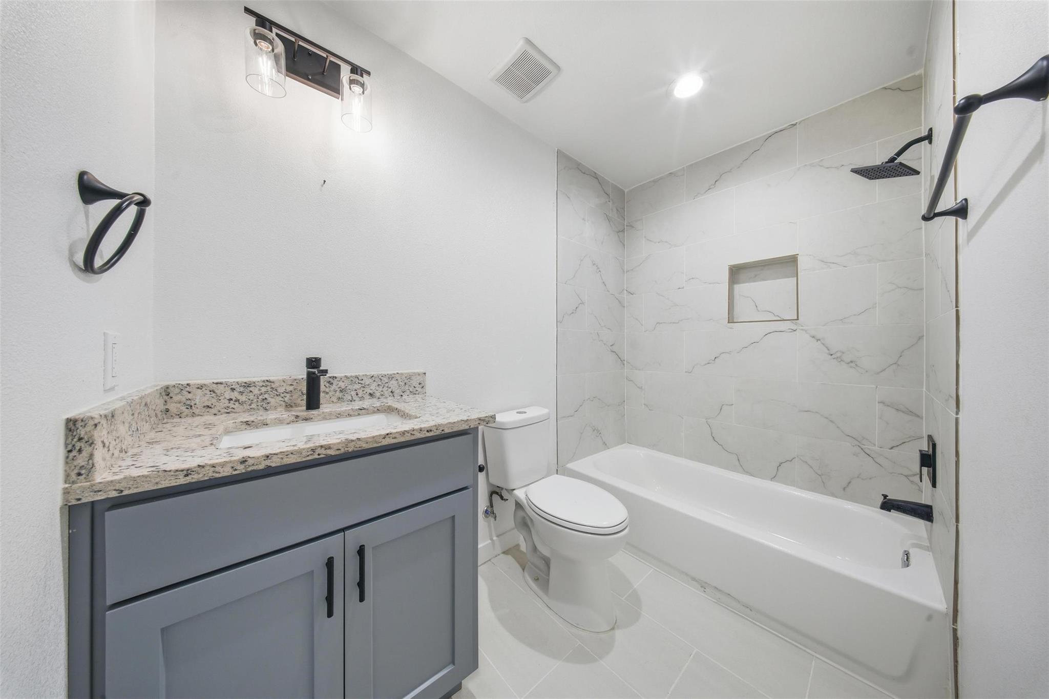 5005 Cottonwood Cir # B, Austin, TX 78723
