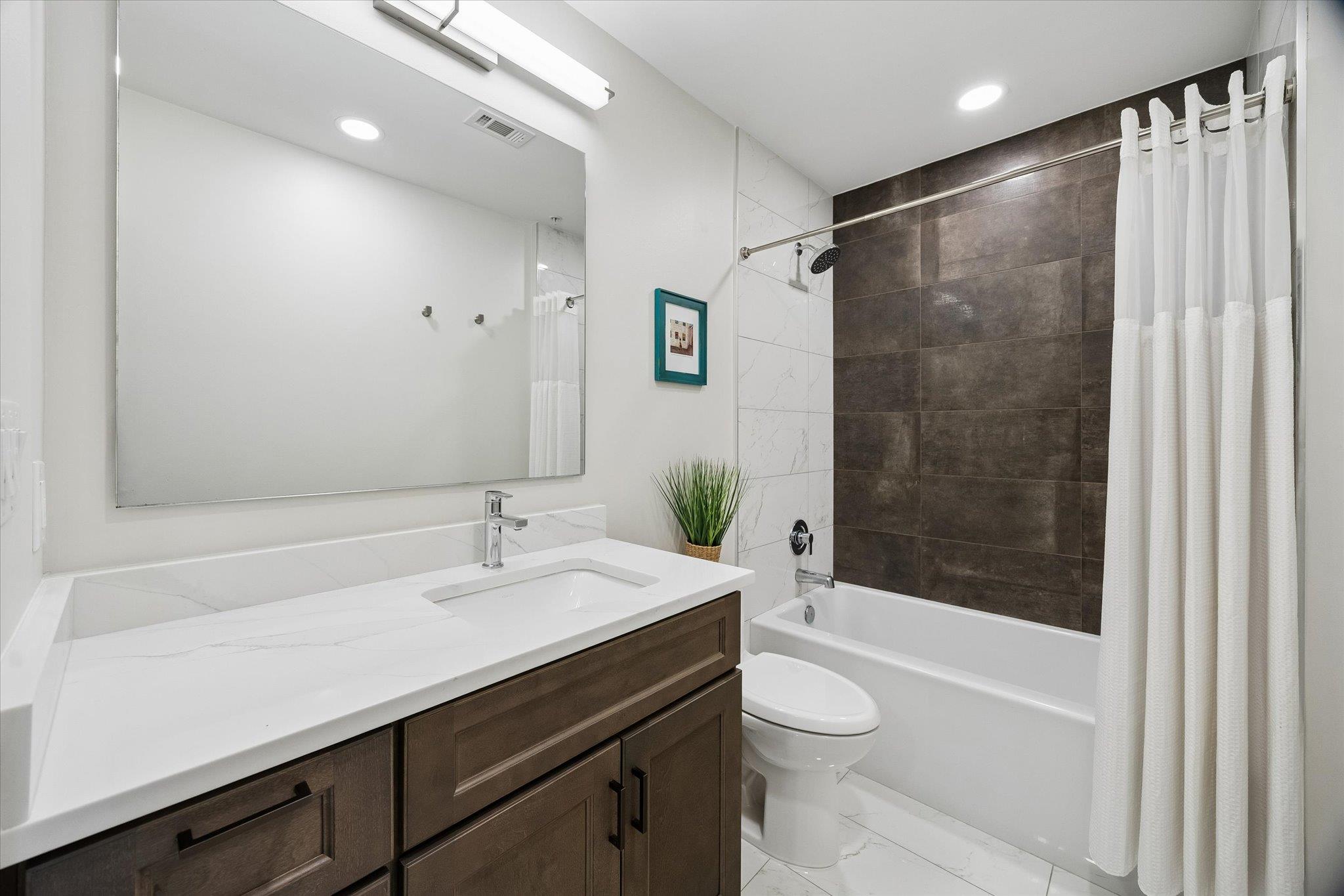 360 Nueces St # 2302, Austin, TX 78701
