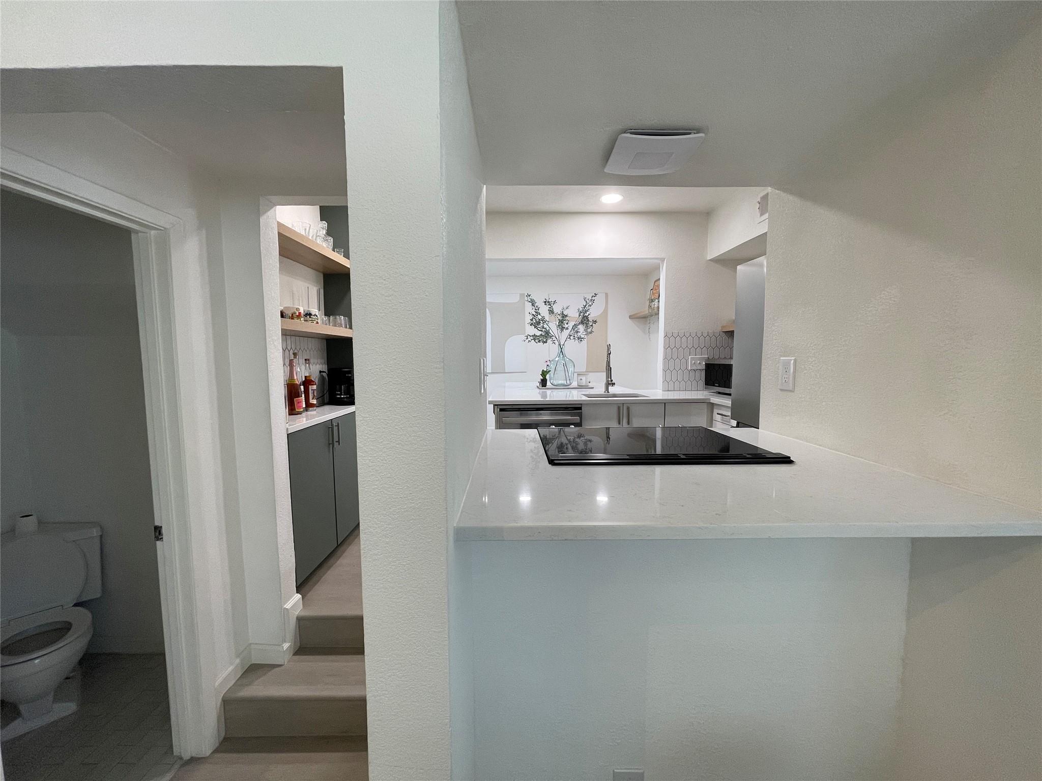 739 E Oltorf St, Austin, TX 78704