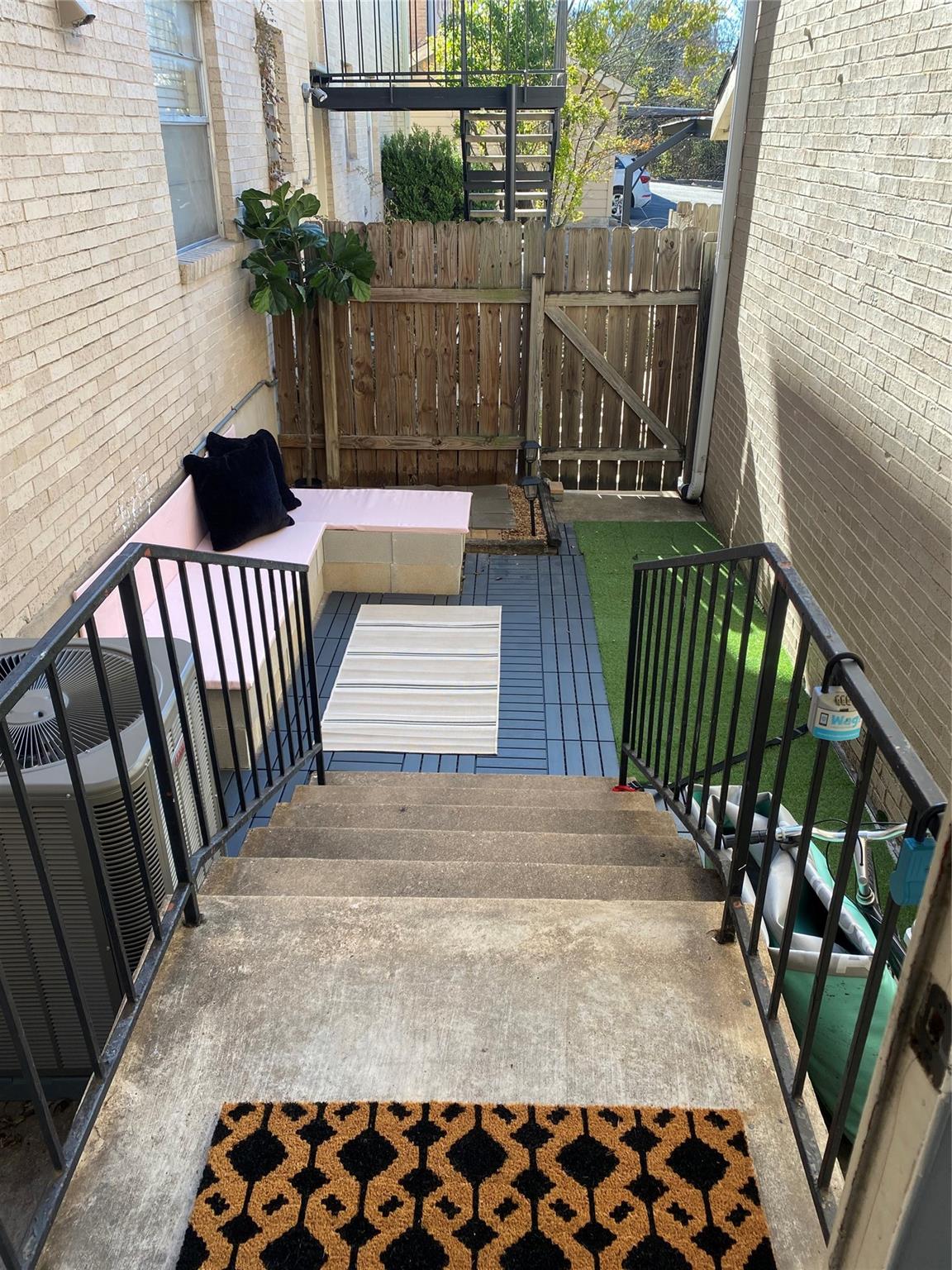 739 E Oltorf St, Austin, TX 78704