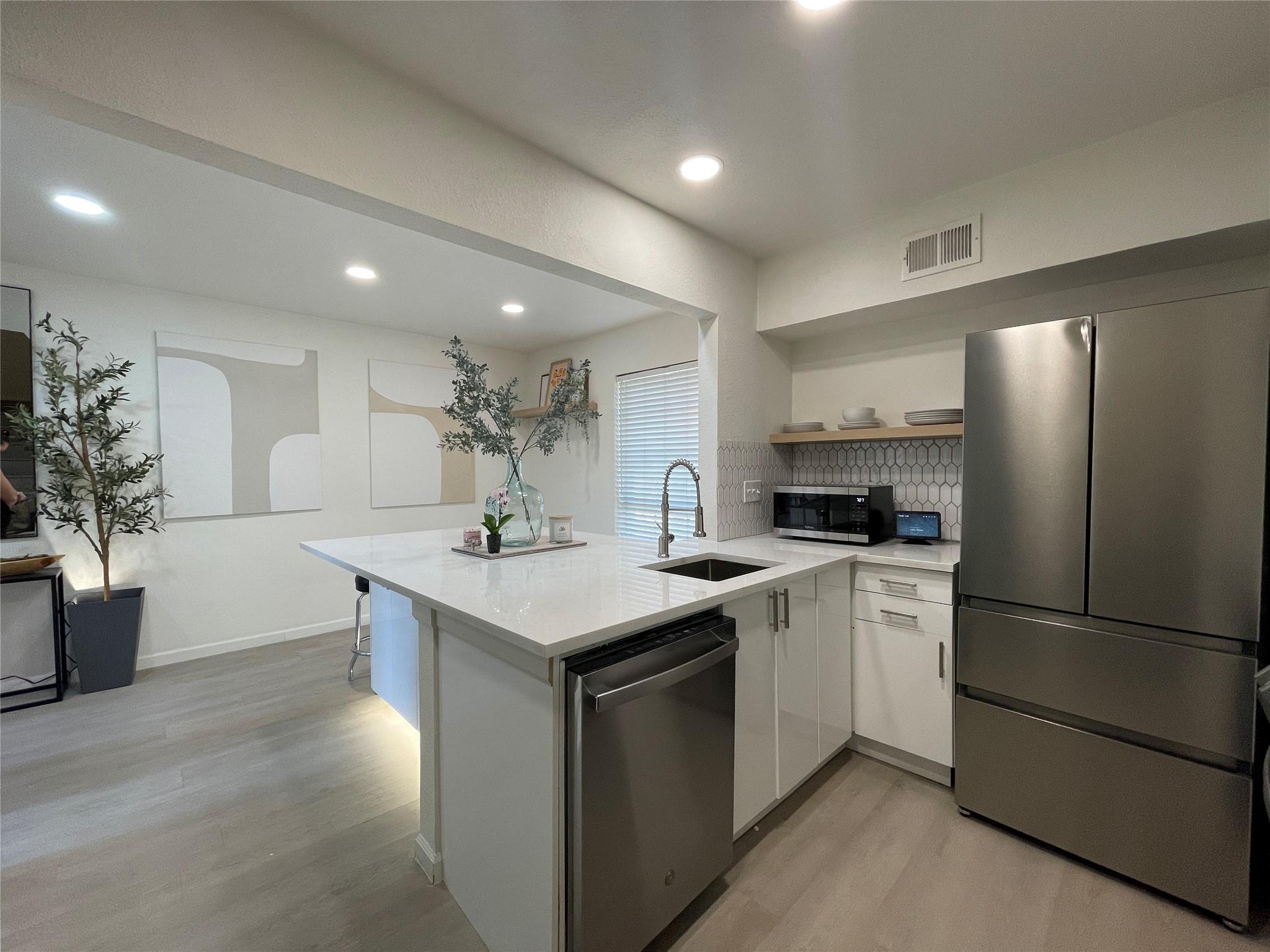 739 E Oltorf St, Austin, TX 78704