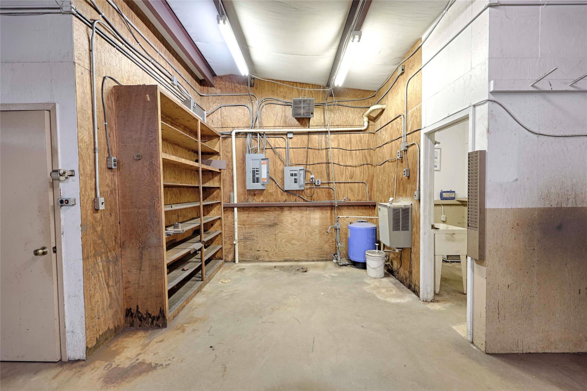 1410 US Highway 90A East, Hallettsville, TX 77964