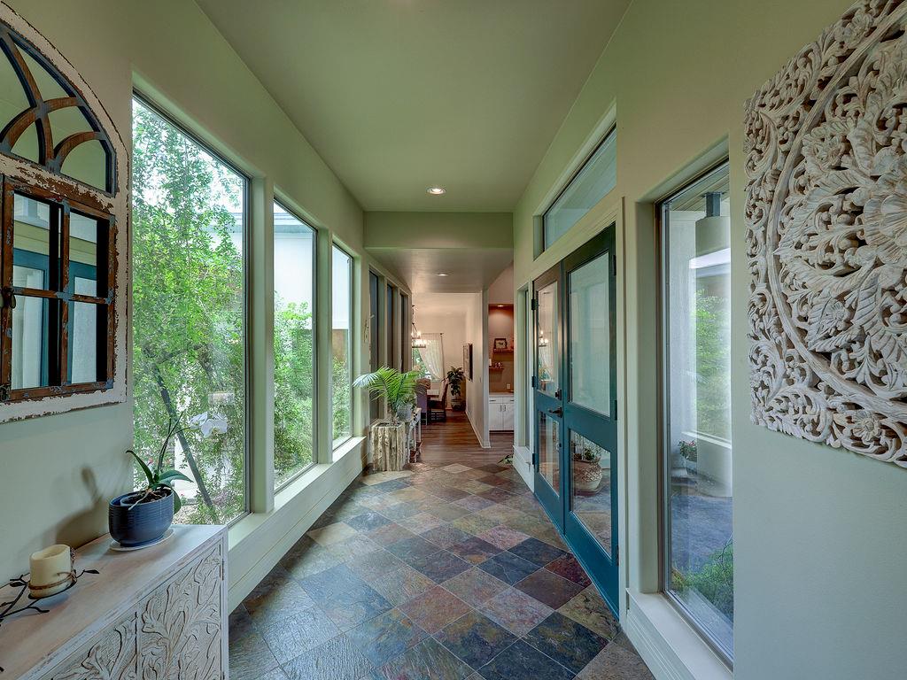 5910 Travis Woods Cv, Austin, TX 78734