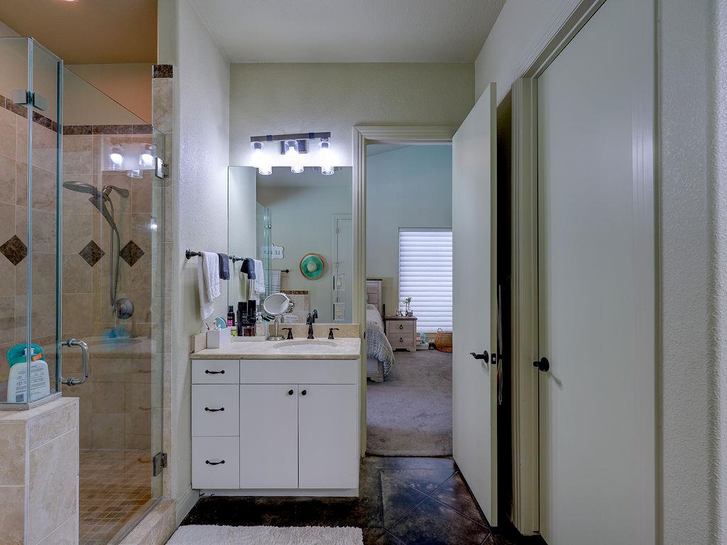 5910 Travis Woods Cv, Austin, TX 78734
