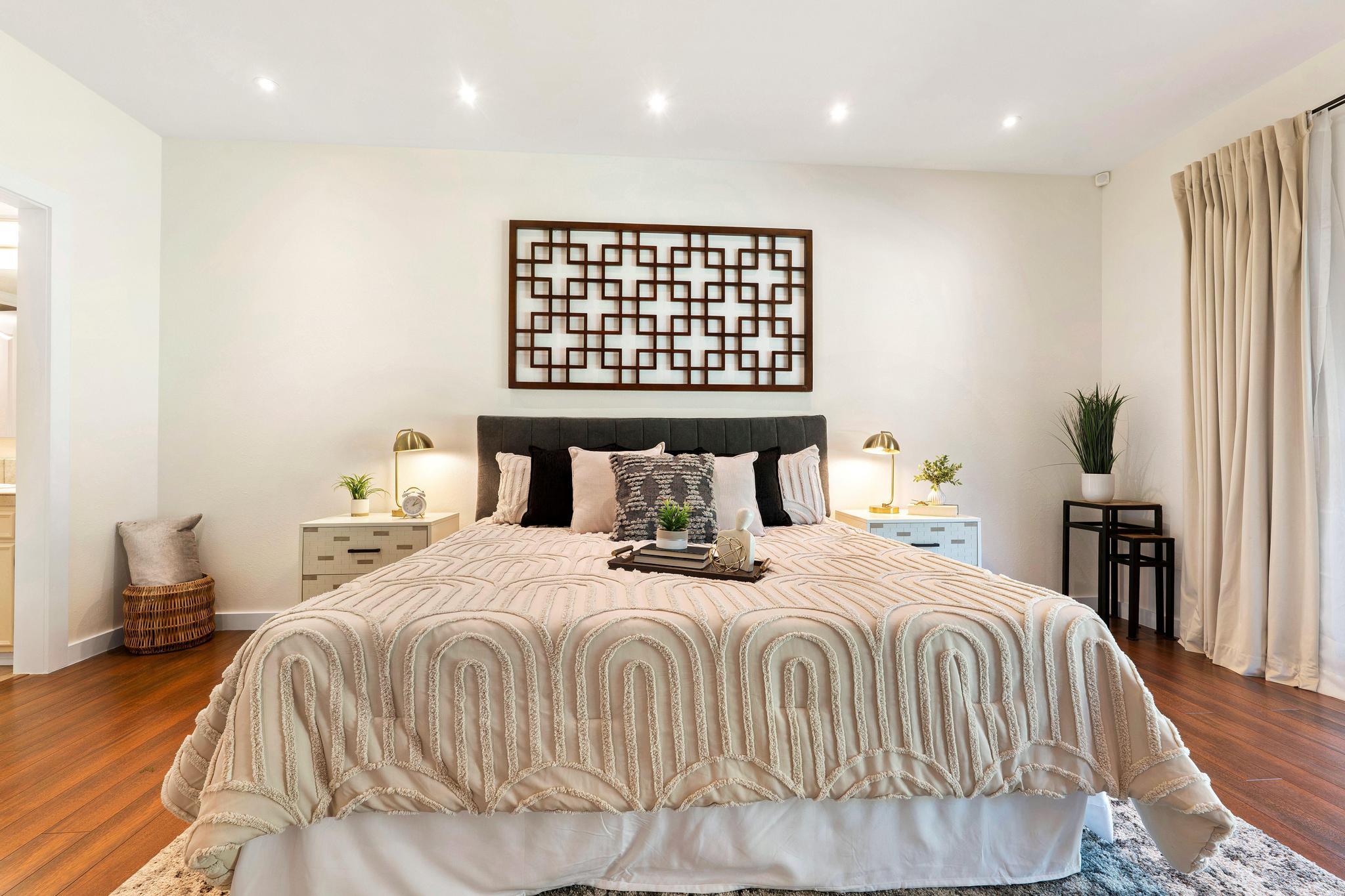 9105 Balcones Club Dr, Austin, TX 78750