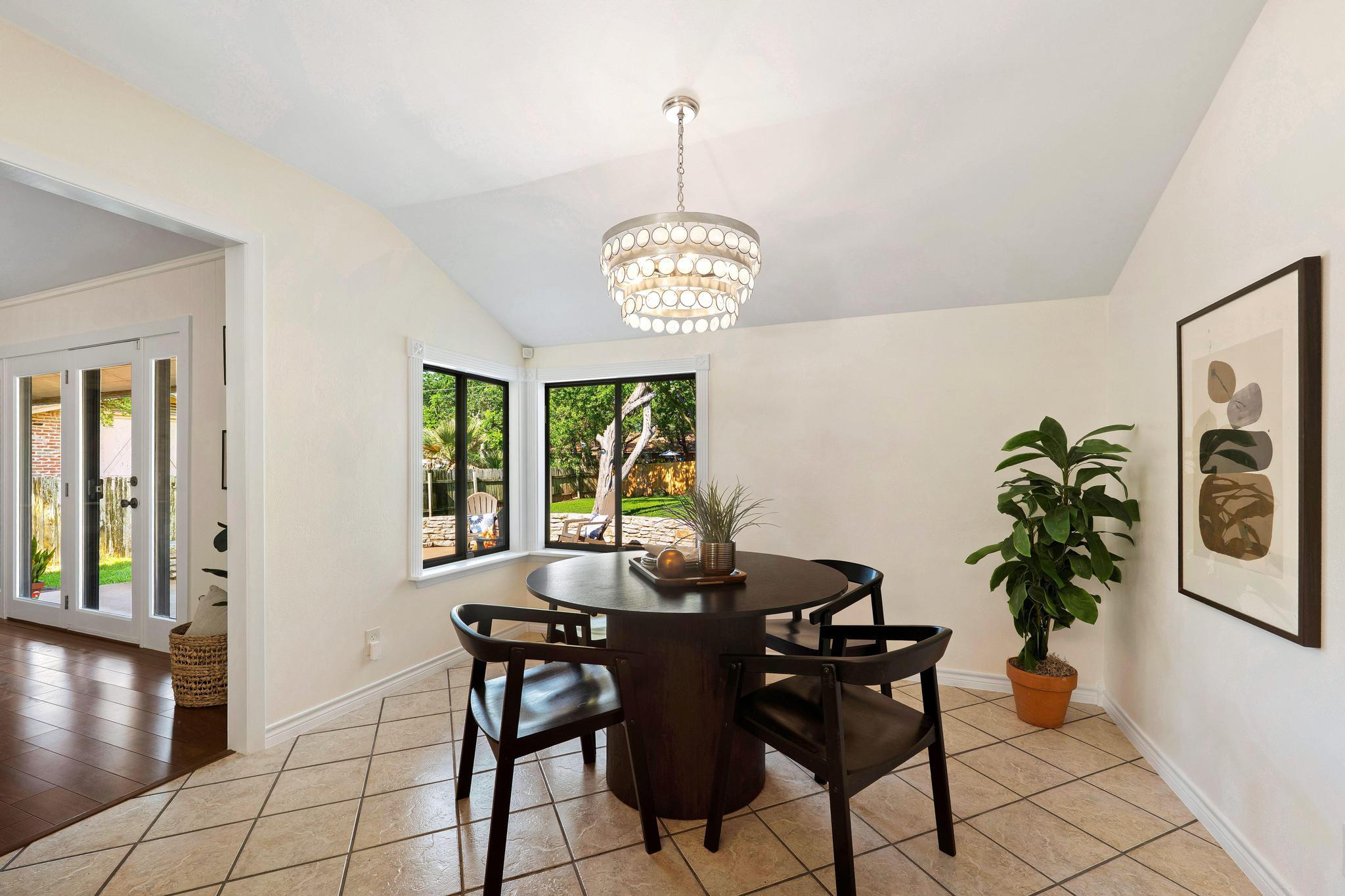 9105 Balcones Club Dr, Austin, TX 78750