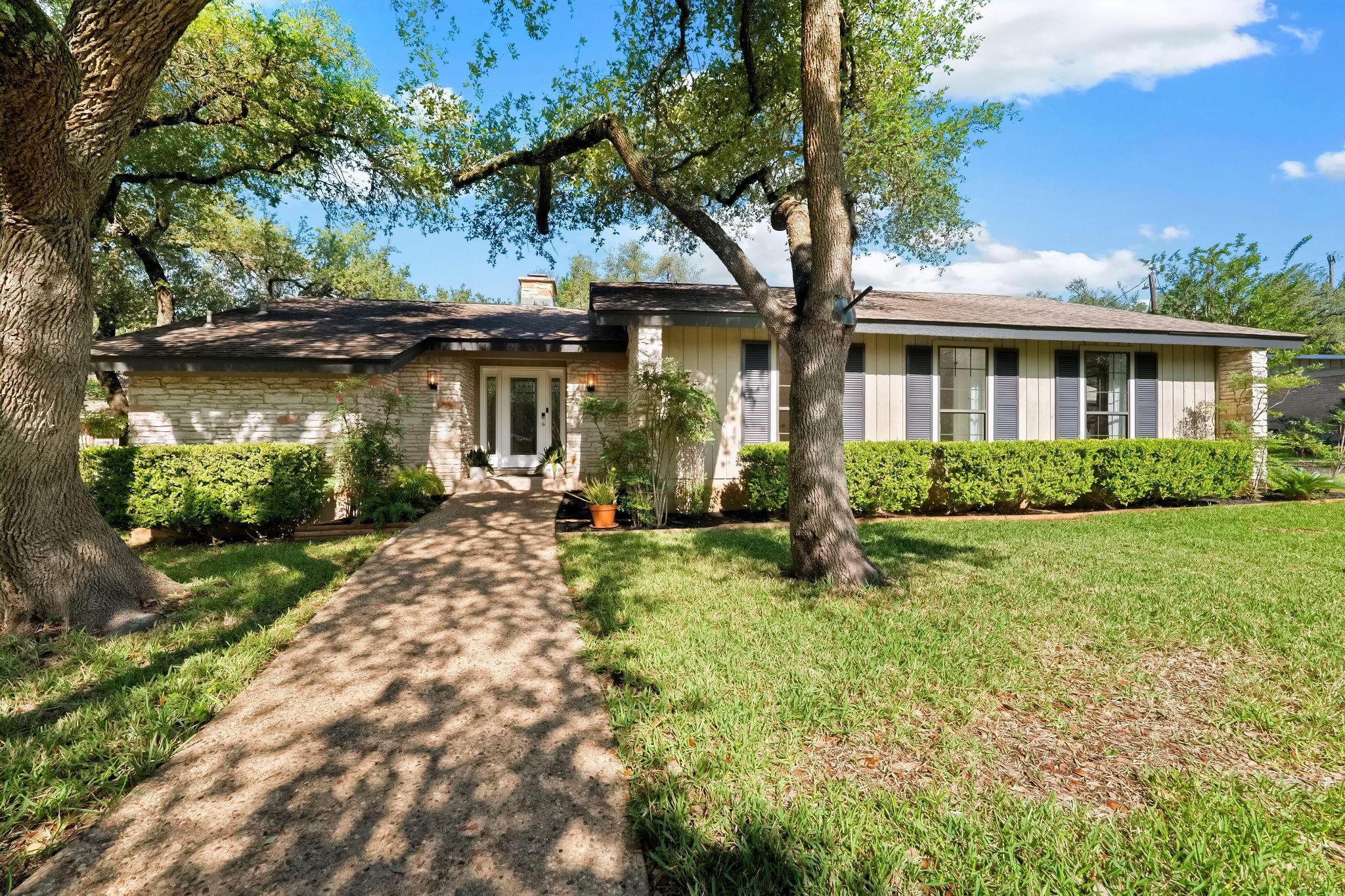 9105 Balcones Club Dr, Austin, TX 78750