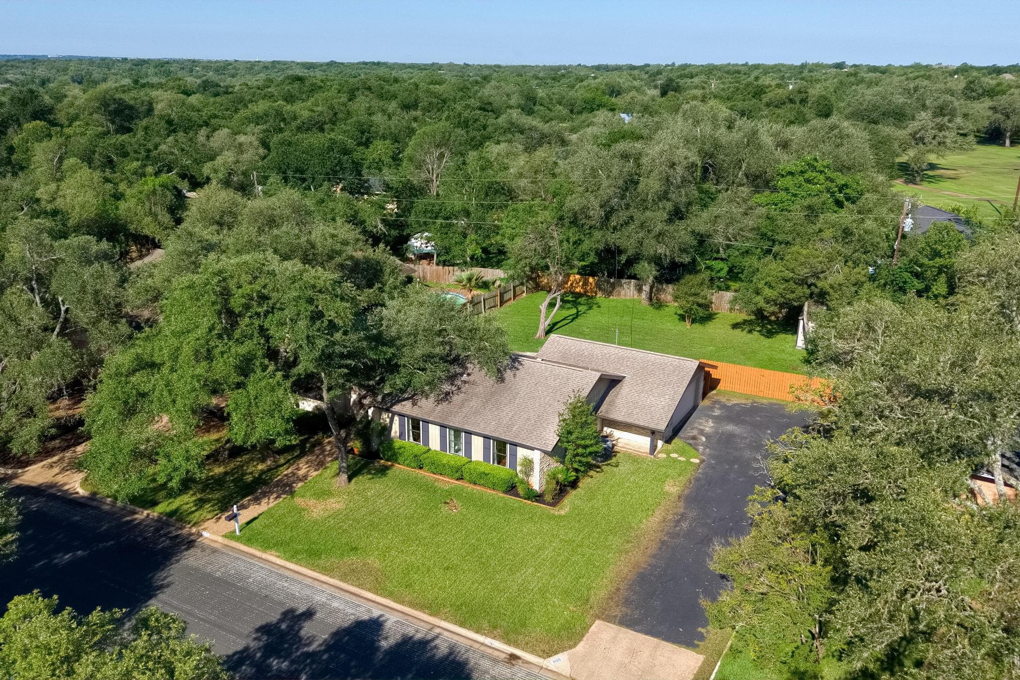 9105 Balcones Club Dr, Austin, TX 78750