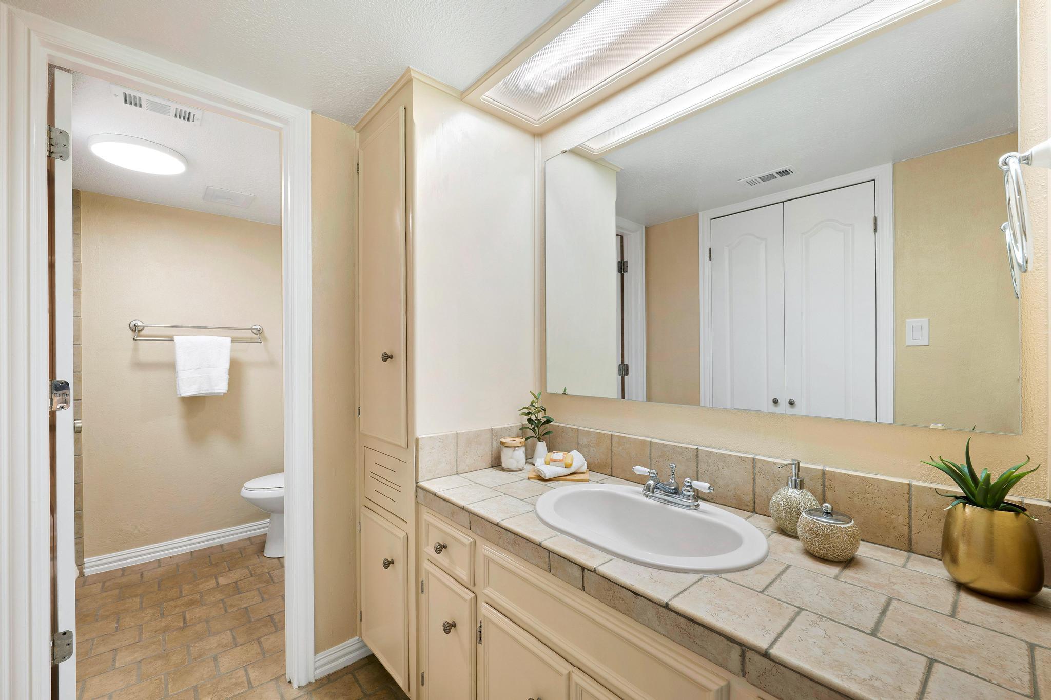 9105 Balcones Club Dr, Austin, TX 78750