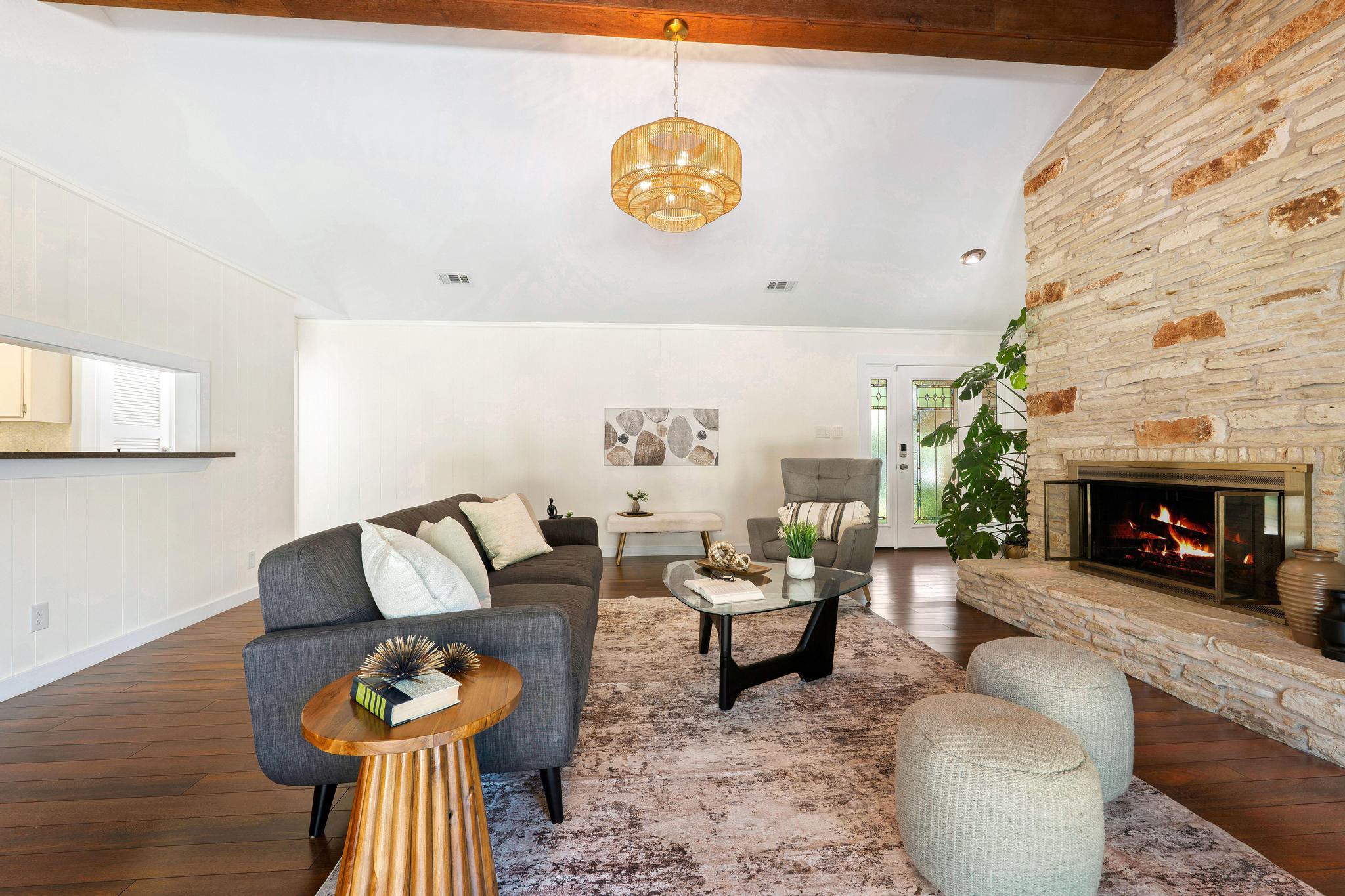 9105 Balcones Club Dr, Austin, TX 78750