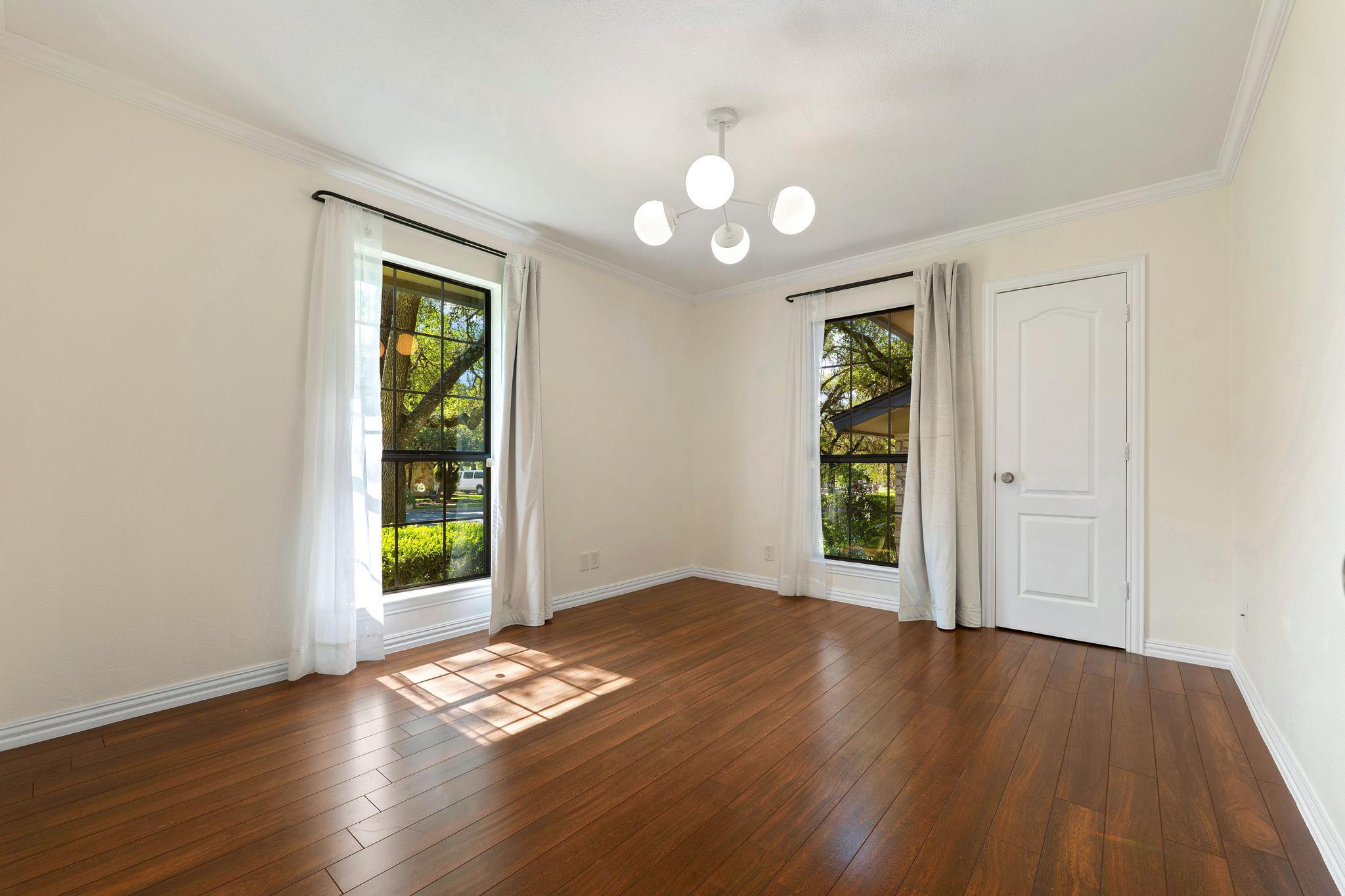 9105 Balcones Club Dr, Austin, TX 78750
