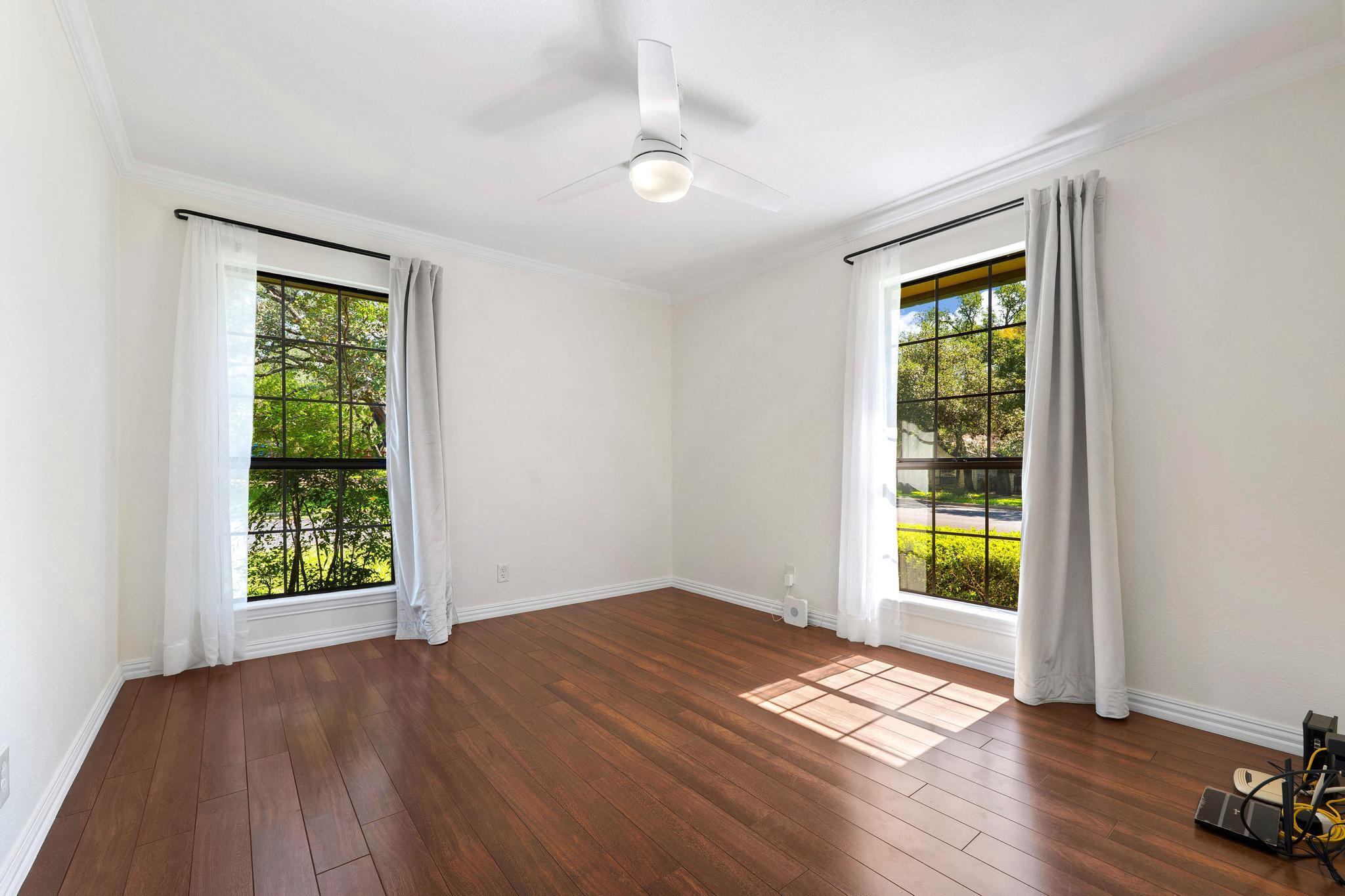 9105 Balcones Club Dr, Austin, TX 78750