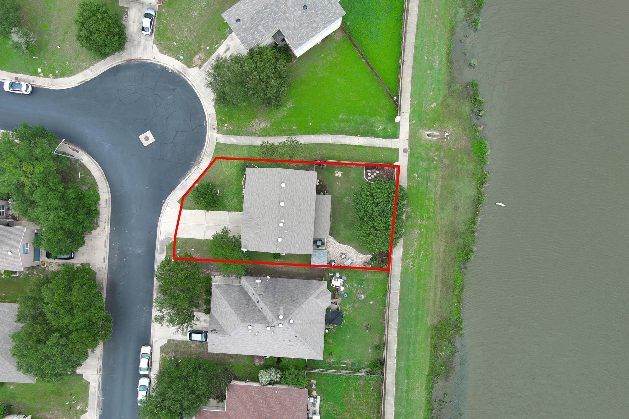 104 Trapper Trl, Bastrop, TX 78602