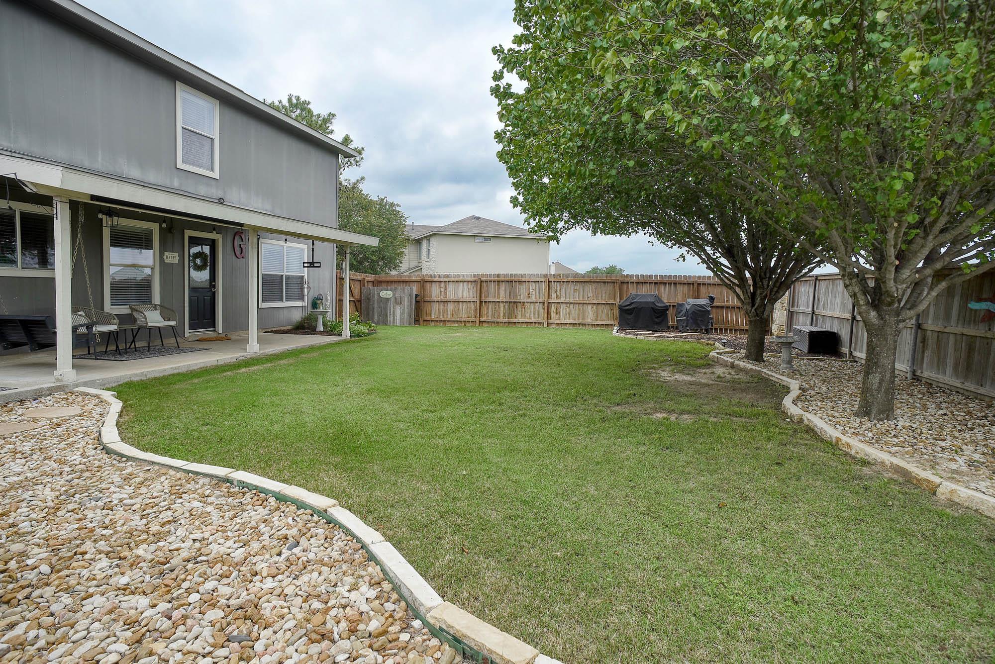 104 Trapper Trl, Bastrop, TX 78602
