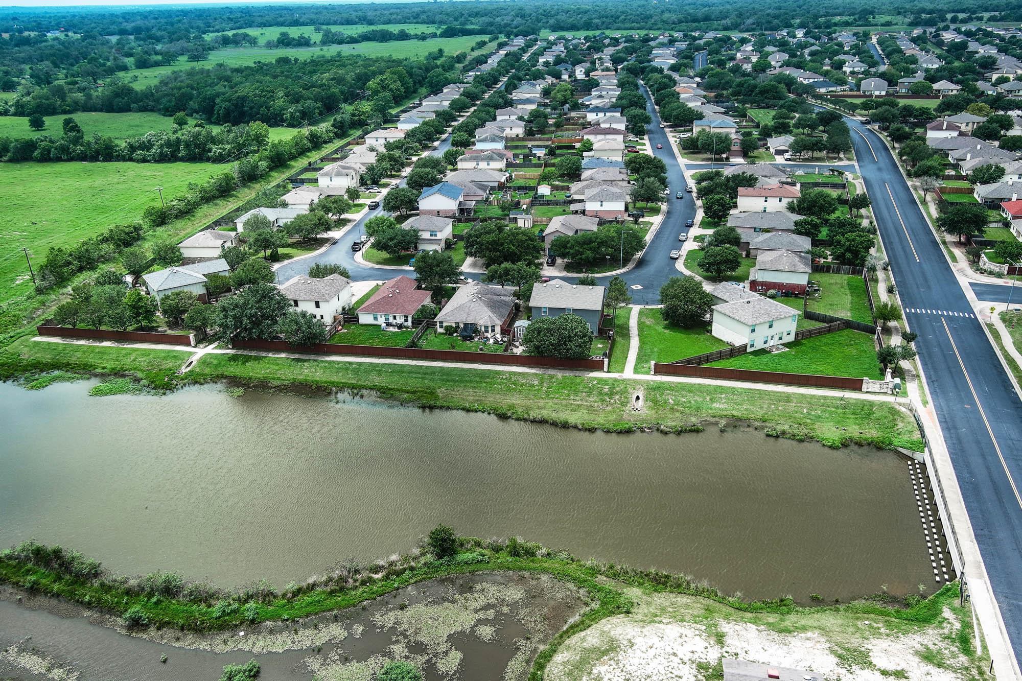104 Trapper Trl, Bastrop, TX 78602