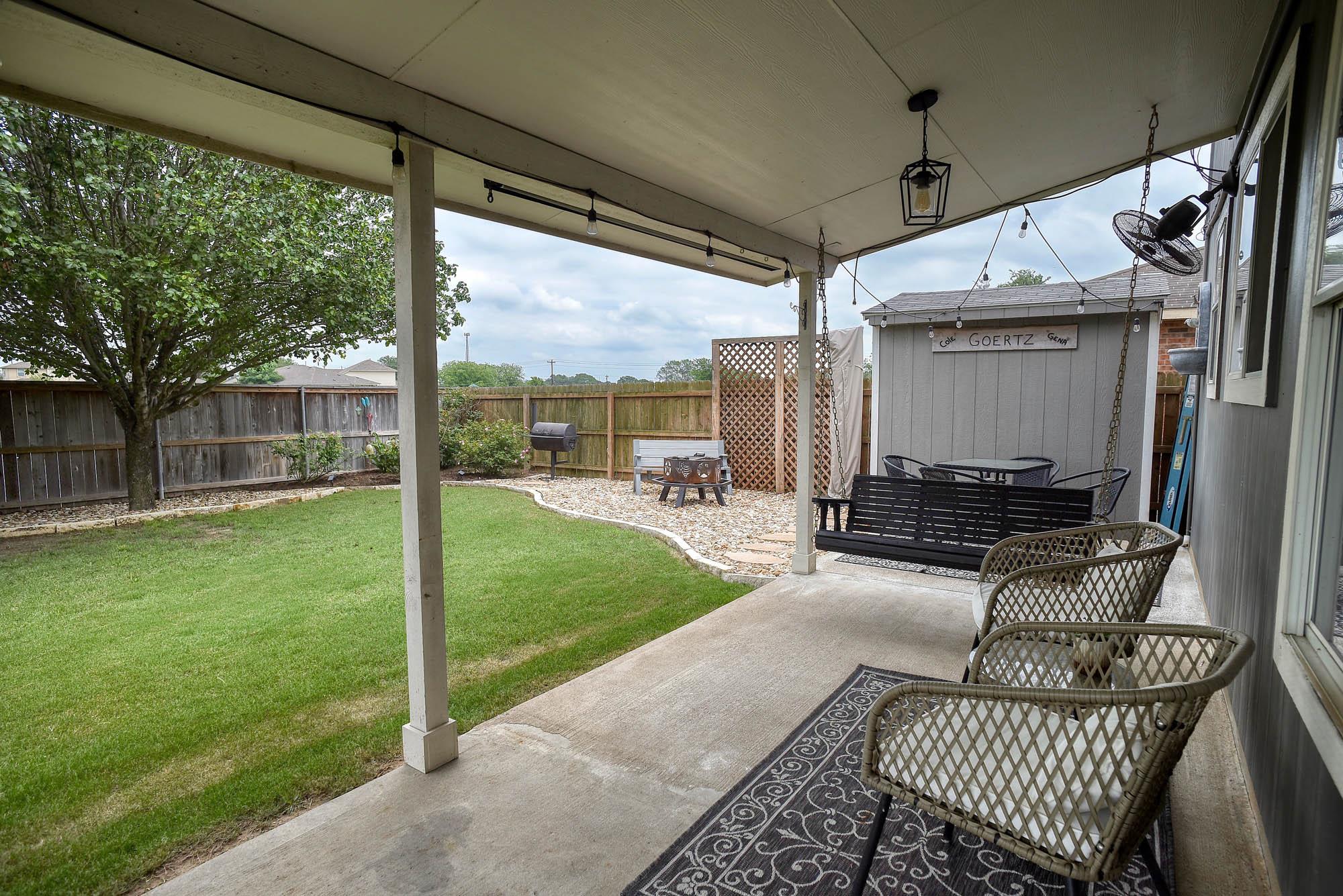 104 Trapper Trl, Bastrop, TX 78602