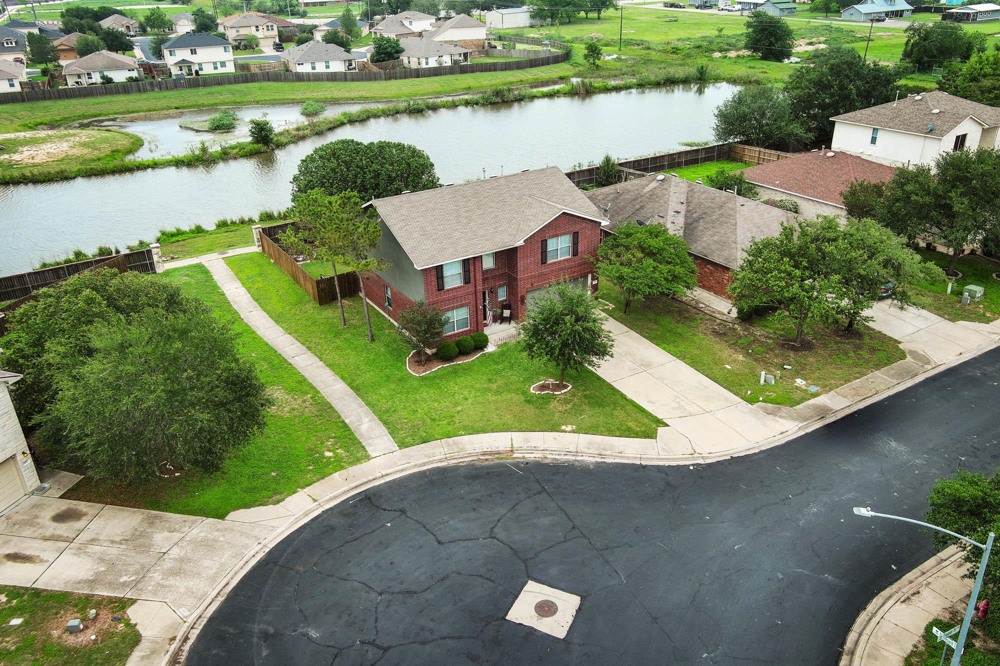 104 Trapper Trl, Bastrop, TX 78602