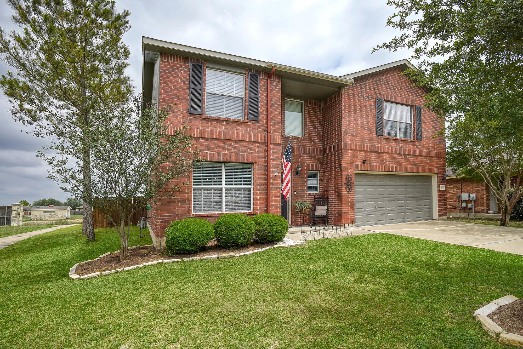 104 Trapper Trl, Bastrop, TX 78602