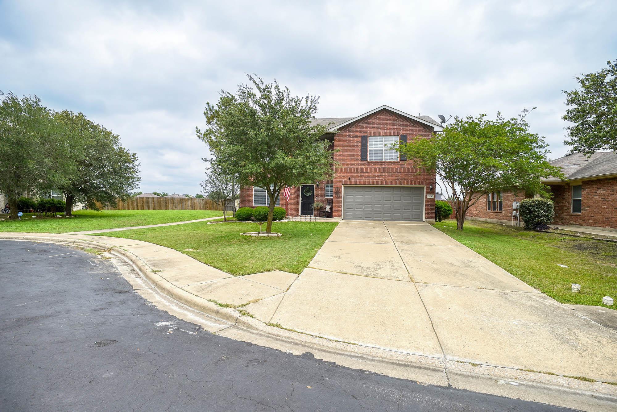 104 Trapper Trl, Bastrop, TX 78602