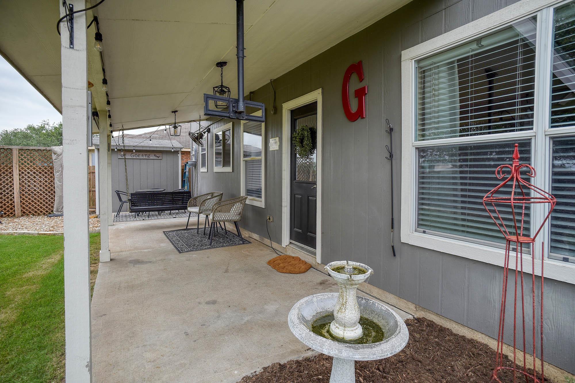 104 Trapper Trl, Bastrop, TX 78602
