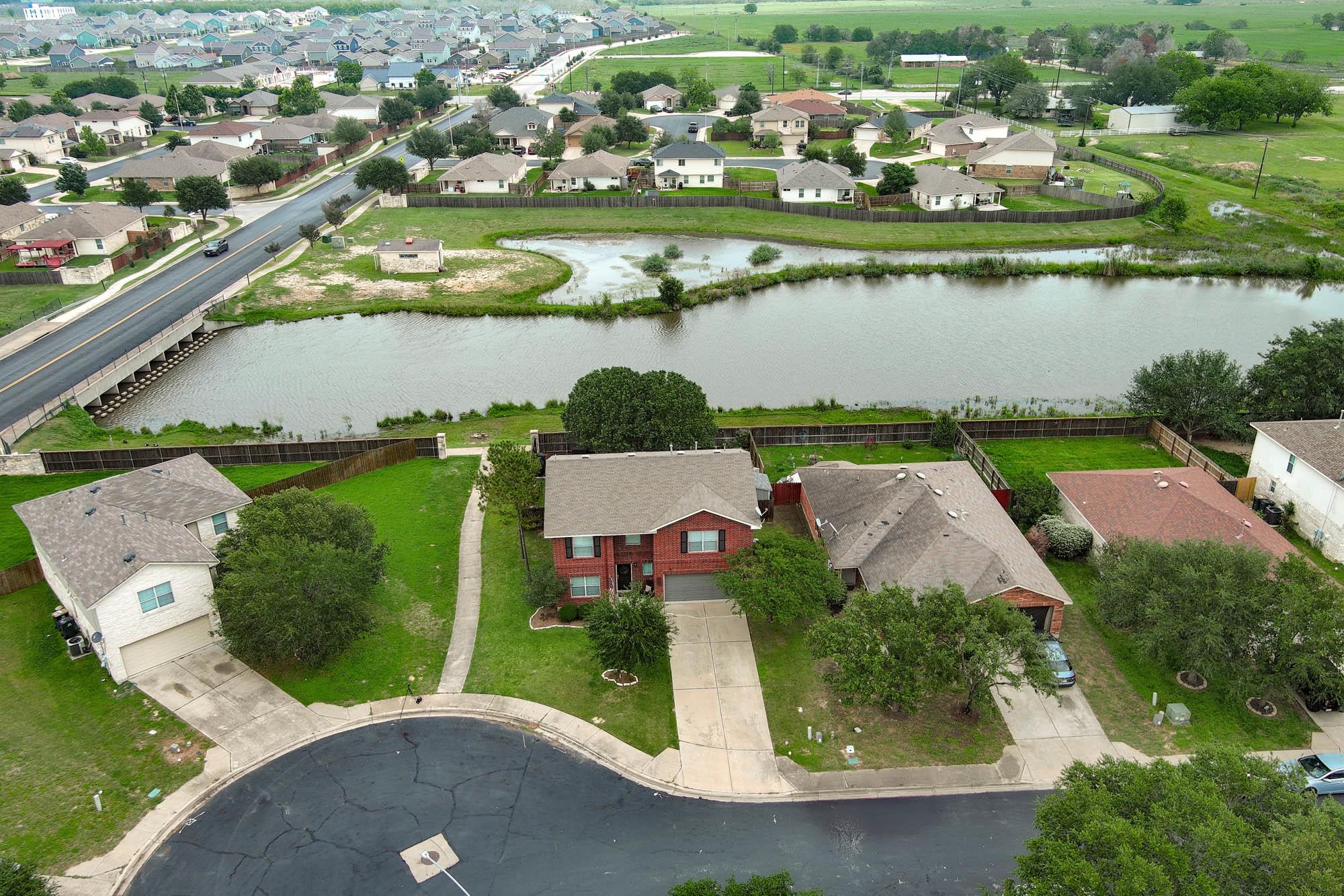 104 Trapper Trl, Bastrop, TX 78602