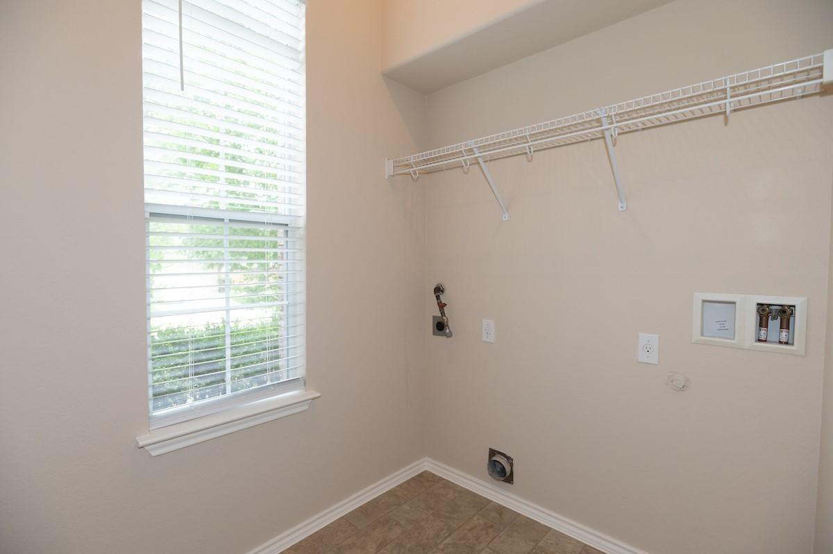 516 Sweet Leaf Ln, Pflugerville, TX 78660
