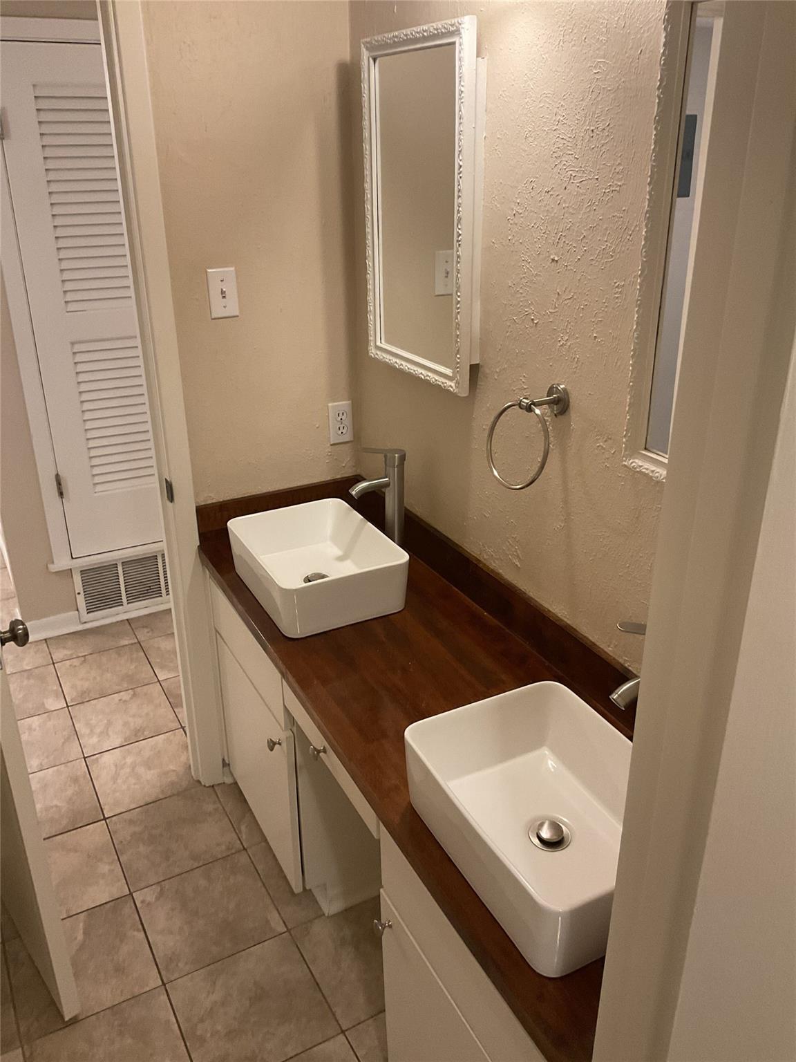 901 E Oltorf St # 101, Austin, TX 78704