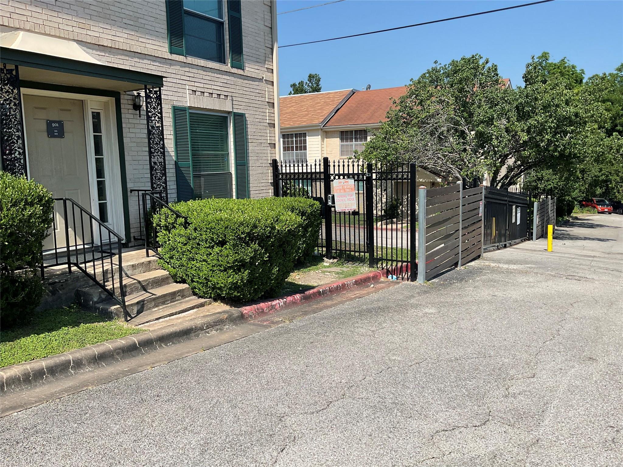901 E Oltorf St # 101, Austin, TX 78704