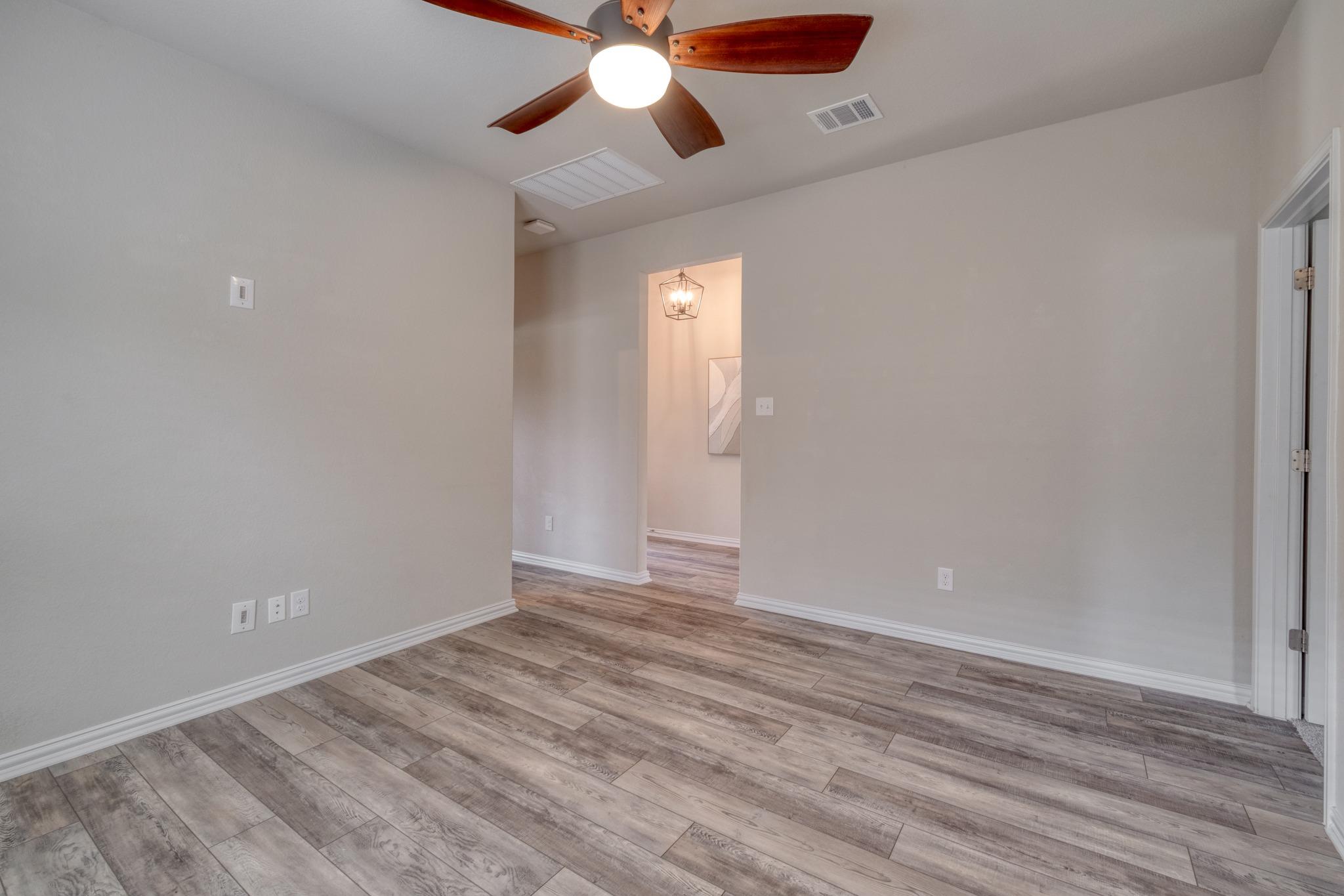 103 Brookside St, Hutto, TX 78634