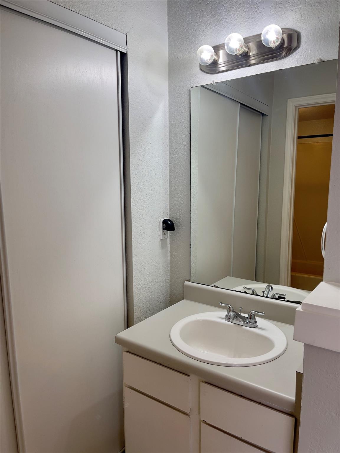 513 South Park Dr # 304, Austin, TX 78704