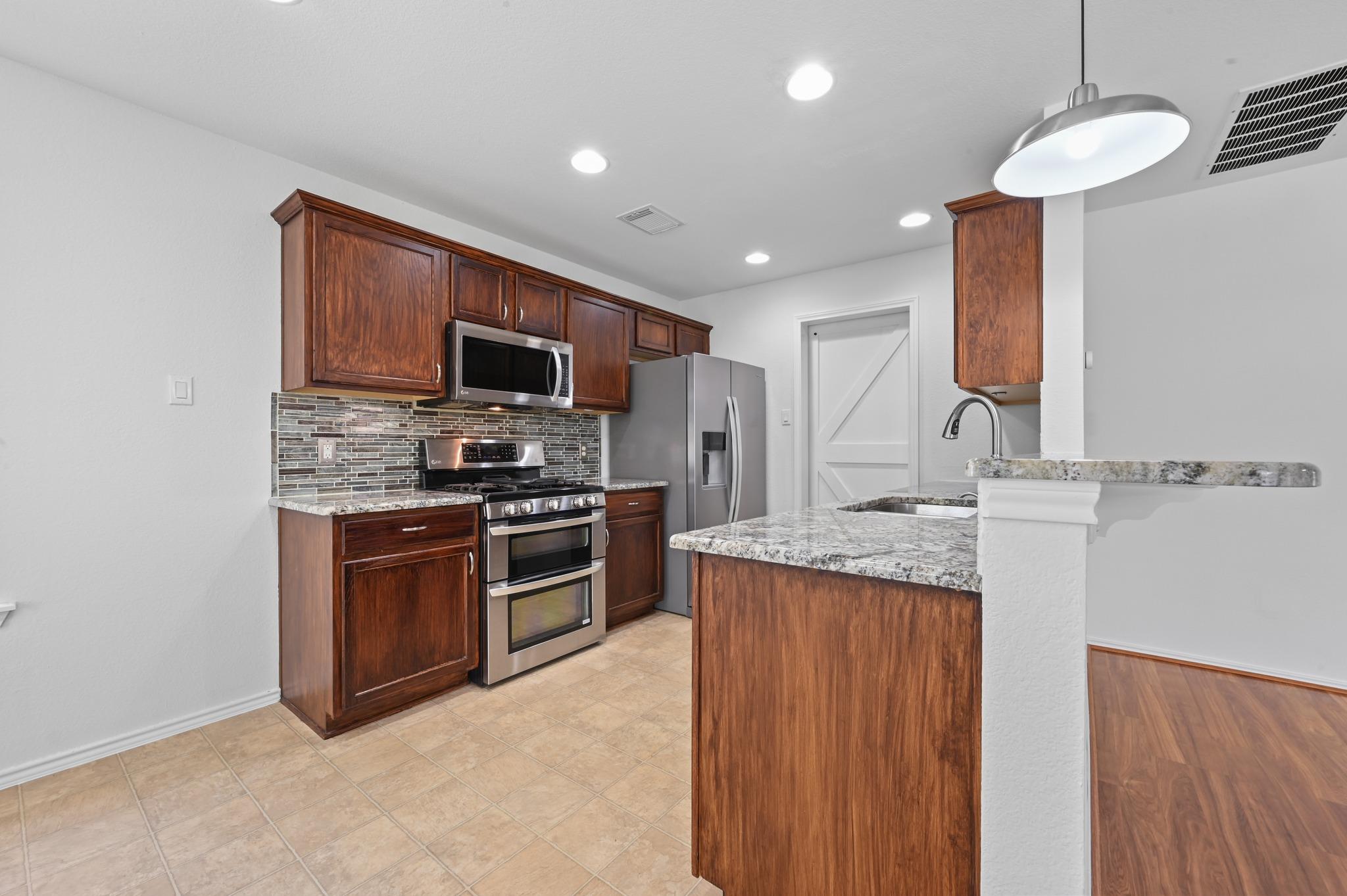 11213 Jim Thorpe Ln, Austin, TX 78748
