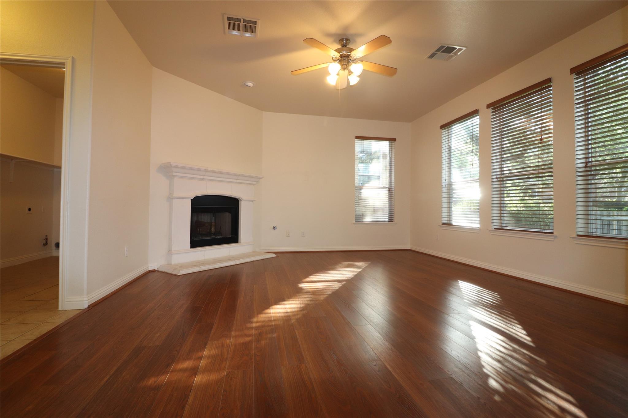 806 Zappa Dr, Cedar Park, TX 78613