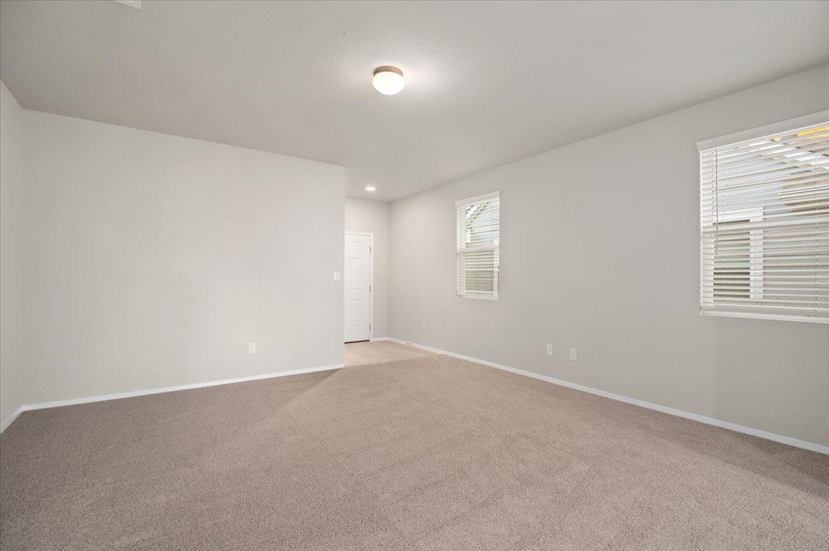 107 Tillage Rd, Elgin, TX 78621