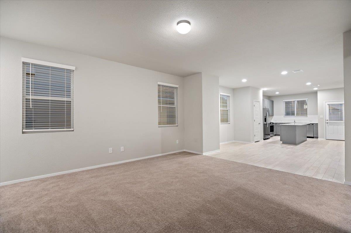107 Tillage Rd, Elgin, TX 78621