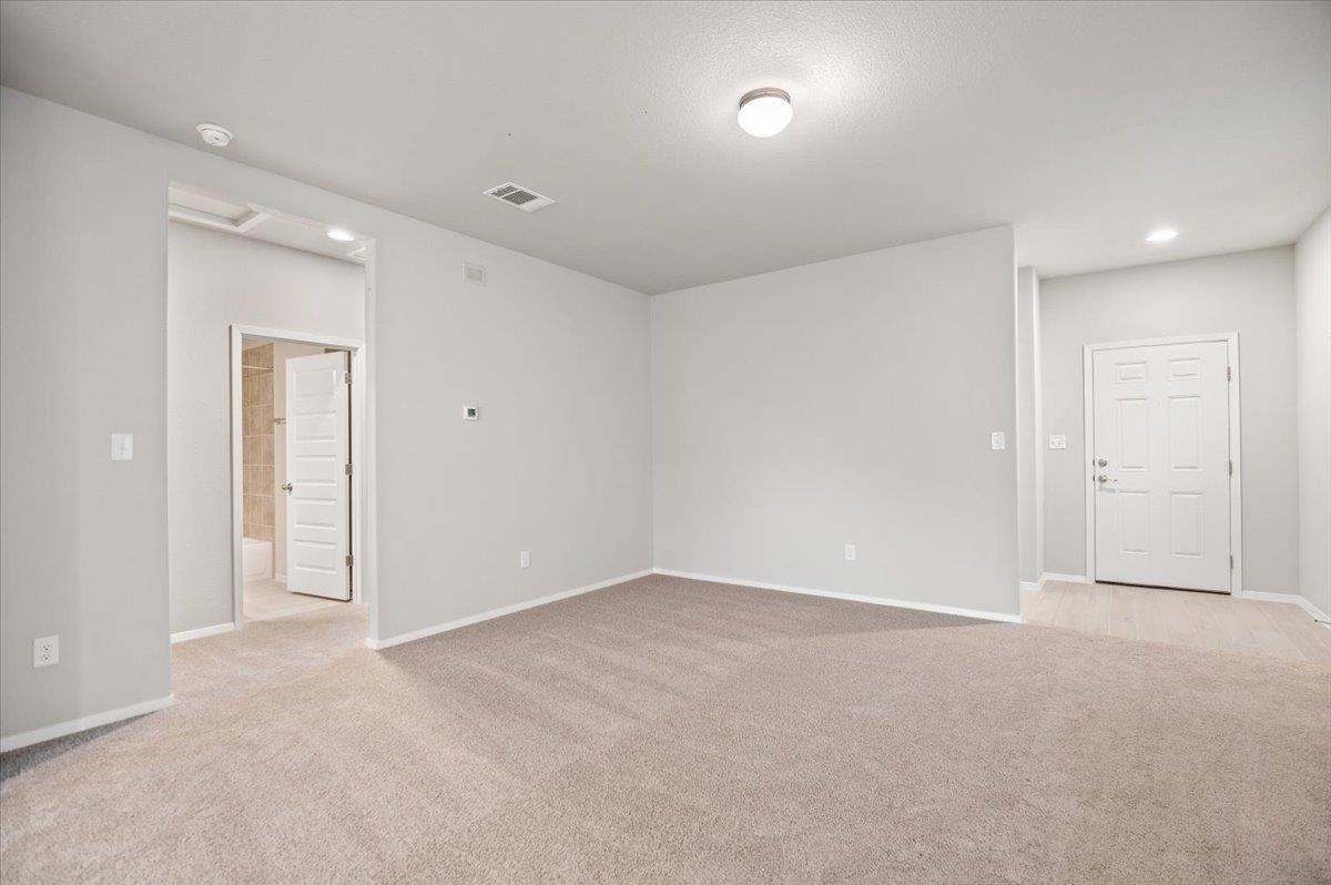107 Tillage Rd, Elgin, TX 78621