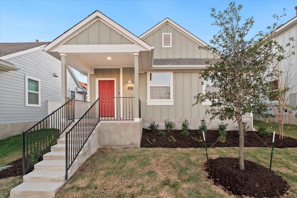 107 Tillage Rd, Elgin, TX 78621