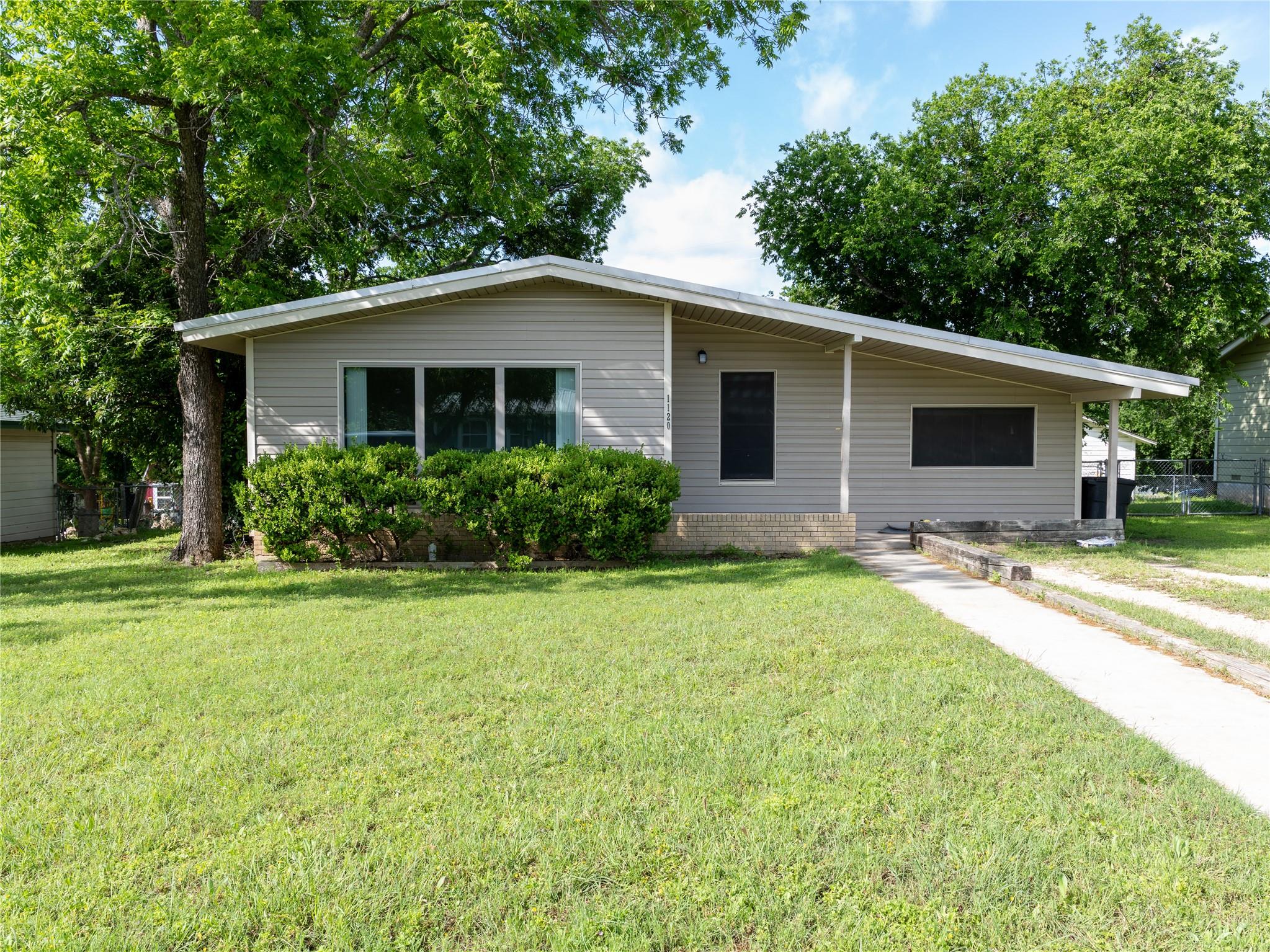 1120 Nix Rd, Lampasas, TX 76550