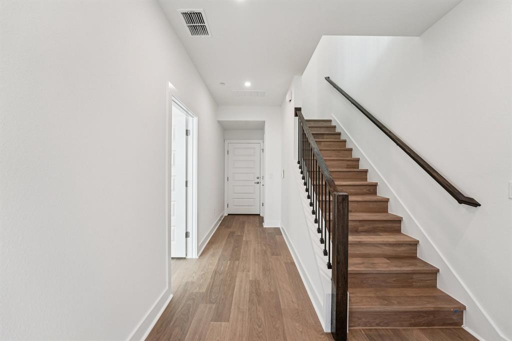 200 W 56th St # 8101, Austin, TX 78751