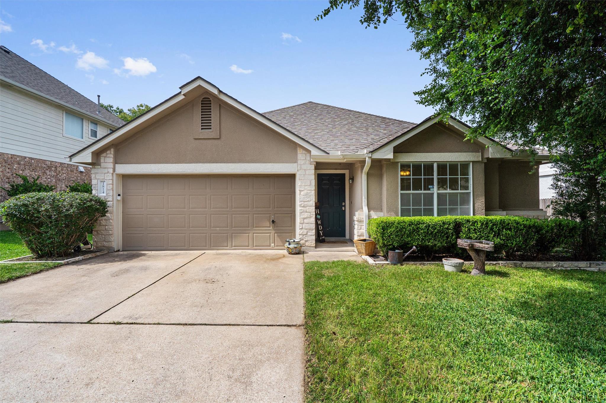 1814 Rosenborough Ln N, Round Rock, TX 78665