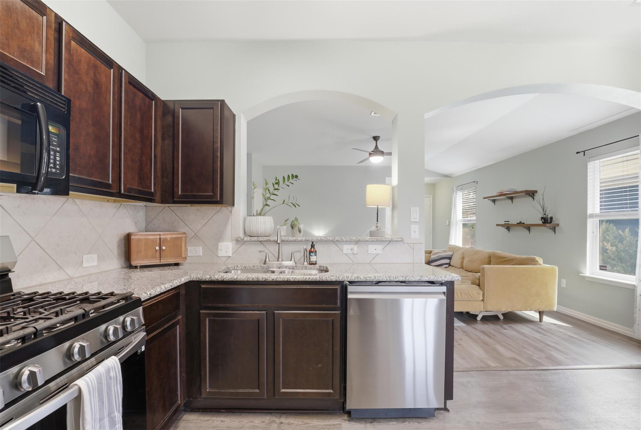 13804 Sierra Wind Ln, Elgin, TX 78621