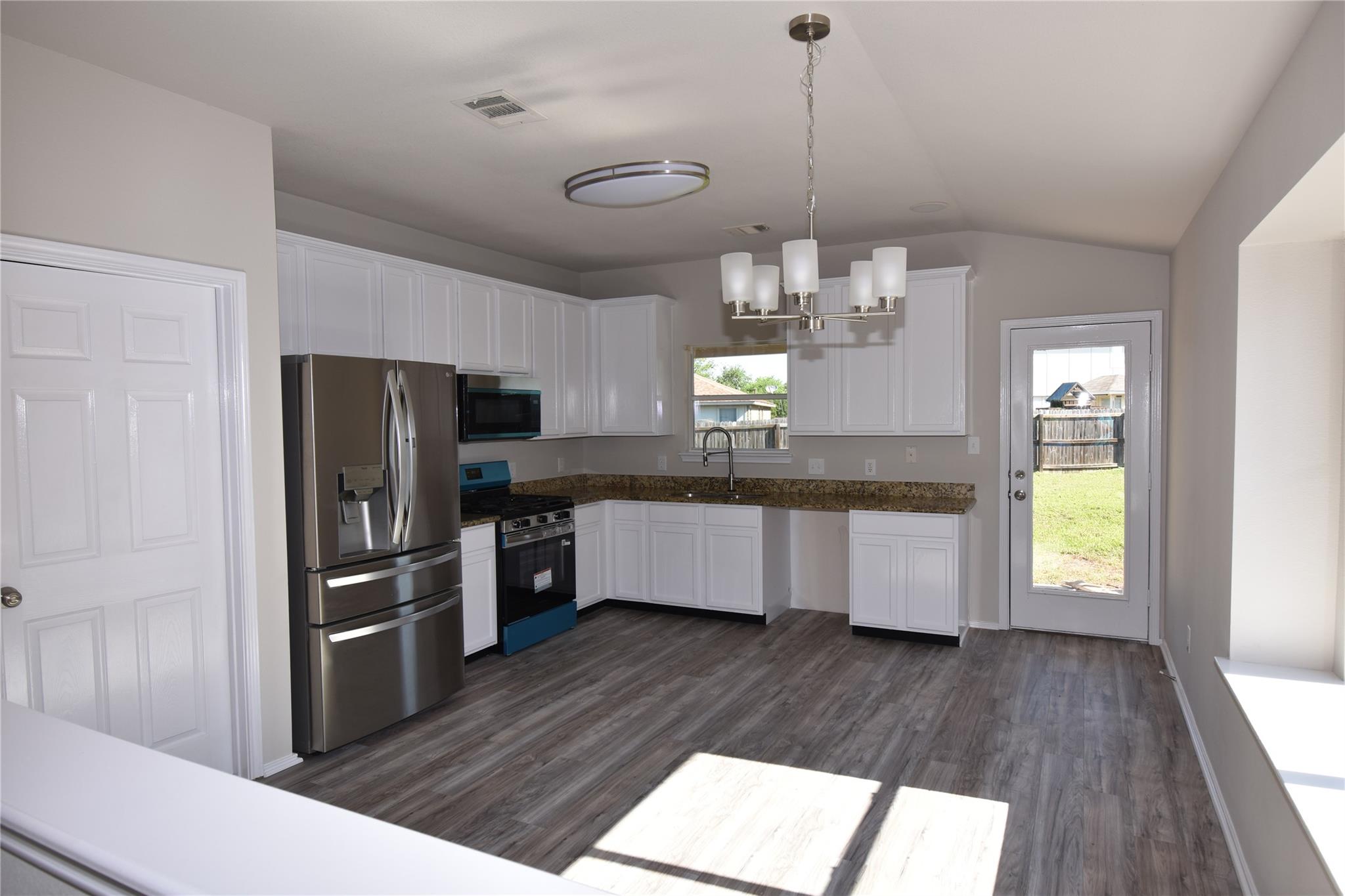 1004 Grey Castle Dr, Pflugerville, TX 78660