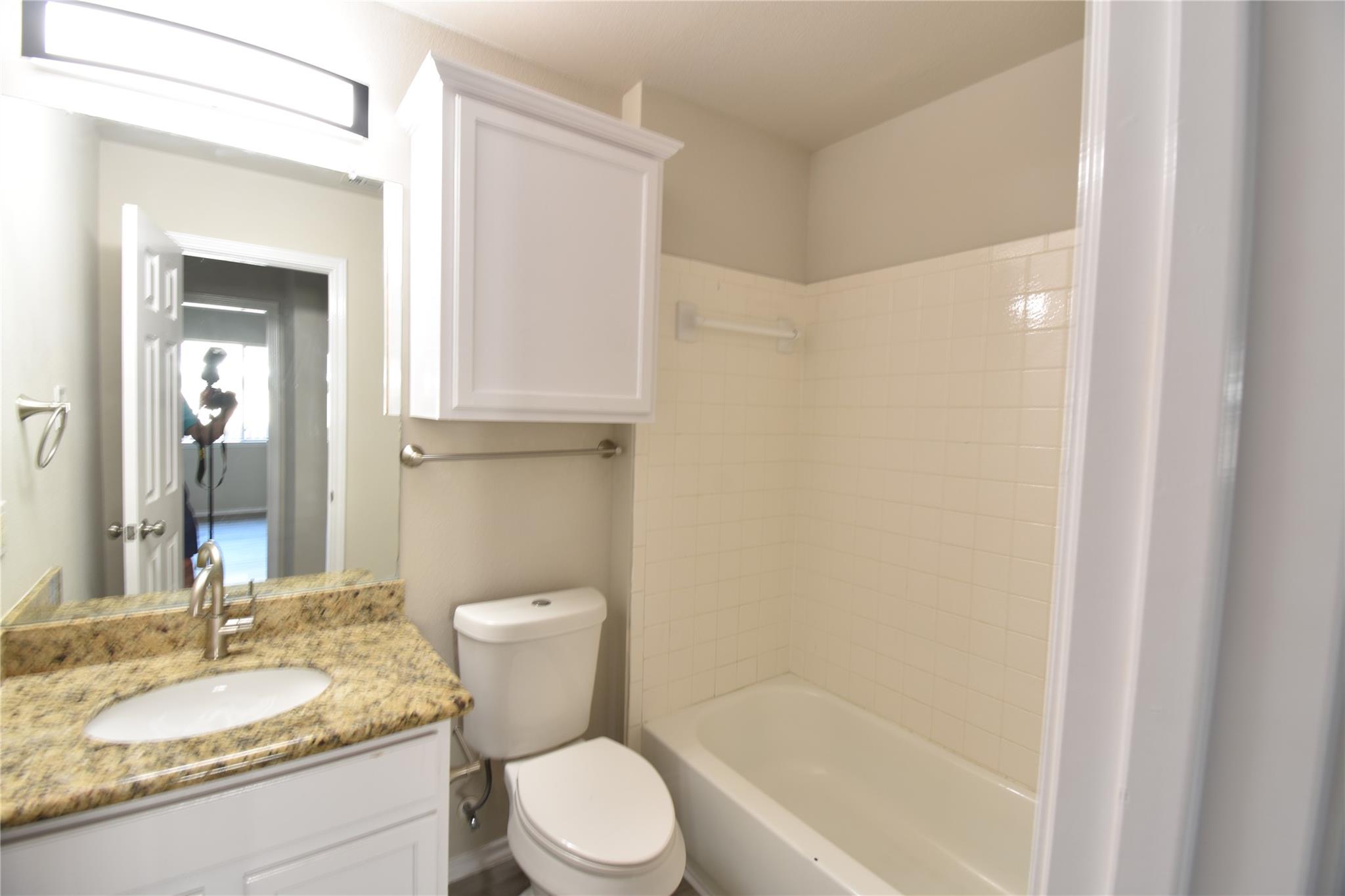 1004 Grey Castle Dr, Pflugerville, TX 78660